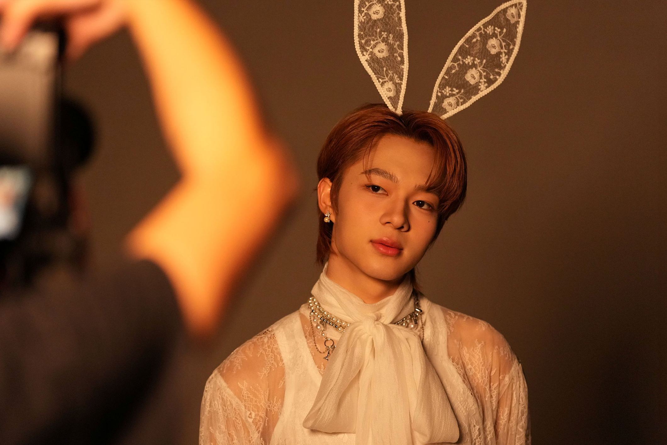 “นุนิว” ทุ่มสุดตัวกับหนังคอเมดี้เรื่องแรก!! “ดีว่า..ราวี” 10 ธันวาคมนี้ ในโรงภาพยนตร์ 1 “นุนิว” ทุ่มสุดตัวกับหนังคอเมดี้เรื่องแรก!! “ดีว่า..ราวี” 10 ธันวาคมนี้ ในโรงภาพยนตร์