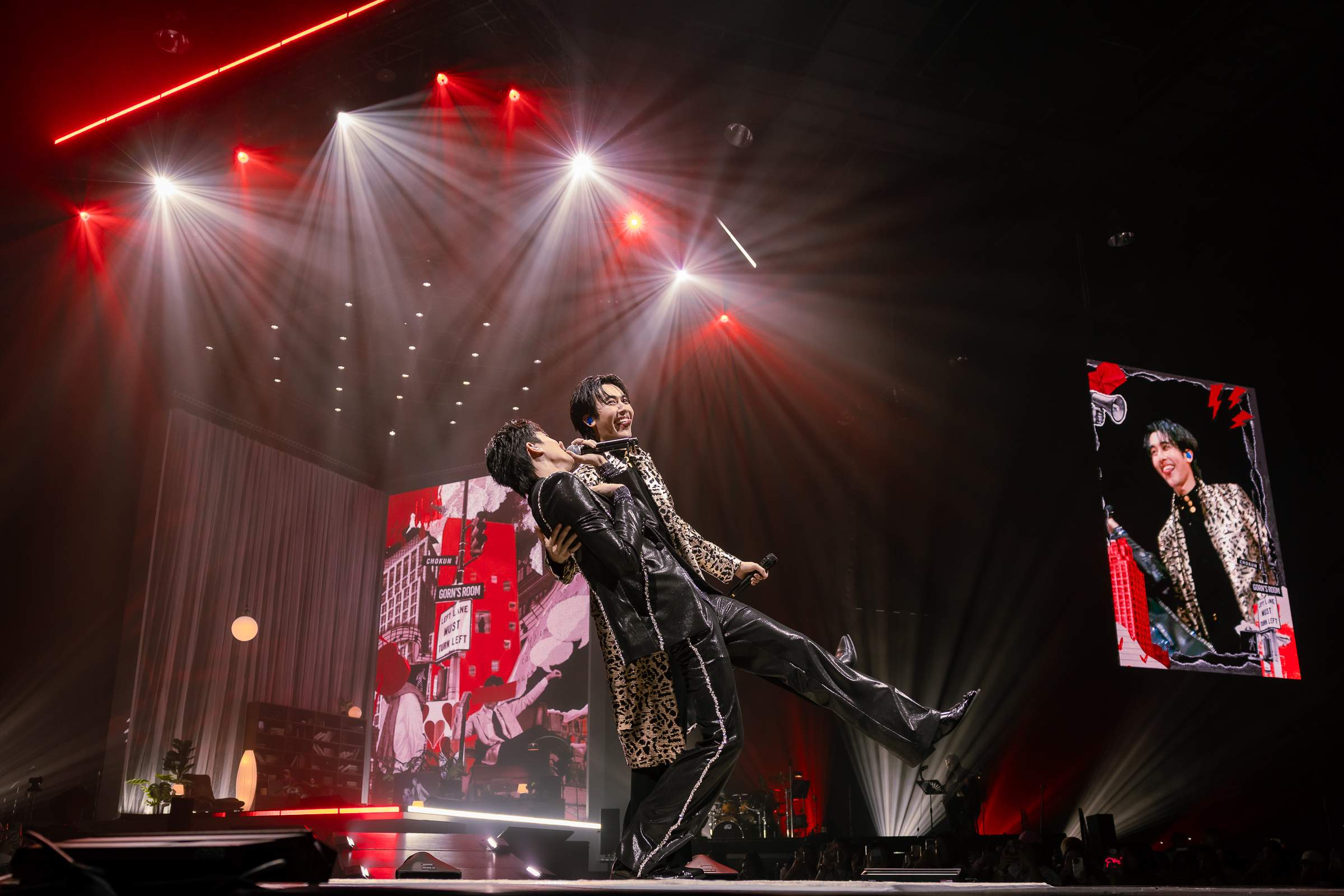 Gron SRoom Gorn’s ROOM CONCERT คอนเสิร์ตเดี่ยวครั้งแรกของ ‘กร PROXIE’ เต็มไปด้วยความอบอุ่น และความเท่ทุกองศา