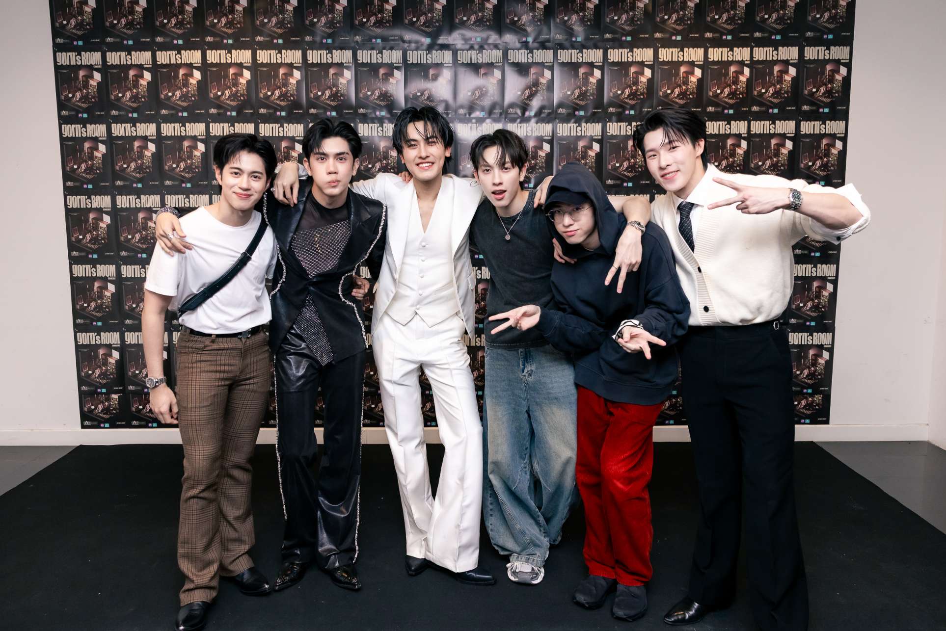 Gorn’s ROOM CONCERT คอนเสิร์ตเดี่ยวครั้งแรกของ ‘กร PROXIE’ เต็มไปด้วยความอบอุ่น และความเท่ทุกองศา 5 Gron SRoom Gorn’s ROOM CONCERT คอนเสิร์ตเดี่ยวครั้งแรกของ ‘กร PROXIE’ เต็มไปด้วยความอบอุ่น และความเท่ทุกองศา