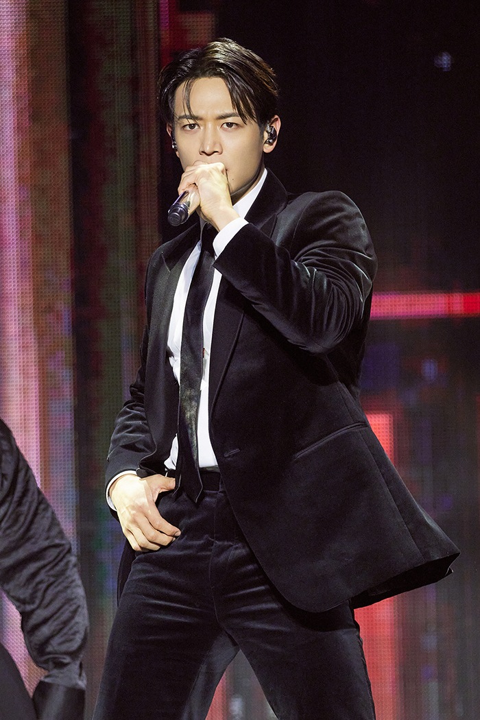 MINHO เผยเสน่ห์ใหม่ในซิงเกิลล่าสุด ‘TEMPO’ เพลงแดนซ์ที่มีบรรยากาศสุดเท่ 11 MINHO เผยเสน่ห์ใหม่ในซิงเกิลล่าสุด ‘TEMPO’ เพลงแดนซ์ที่มีบรรยากาศสุดเท่