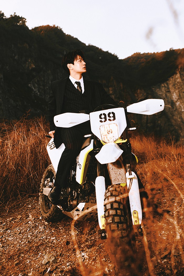 MINHO เผยเสน่ห์ใหม่ในซิงเกิลล่าสุด ‘TEMPO’ เพลงแดนซ์ที่มีบรรยากาศสุดเท่