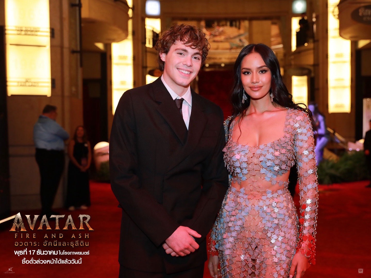 โอปอลร่วมเฟรมกับ Jack Champion ผู้รับบท Spider ใน Avatar: Fire and Ash