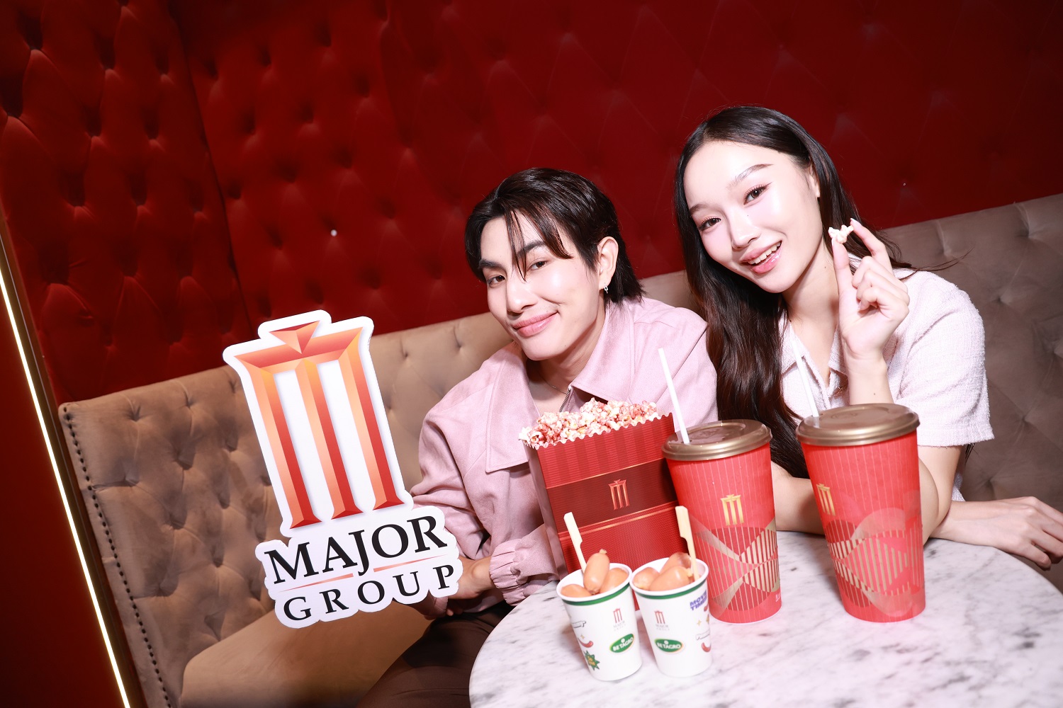8 0 1 เมเจอร์ ซีนีเพล็กซ์ ส่งป๊อปคอร์นรสชาติเอ็กซ์คลูซีฟ “Strawberry Milk Shake” 20 มกราคม - 28 กุมภาพันธ์ 69