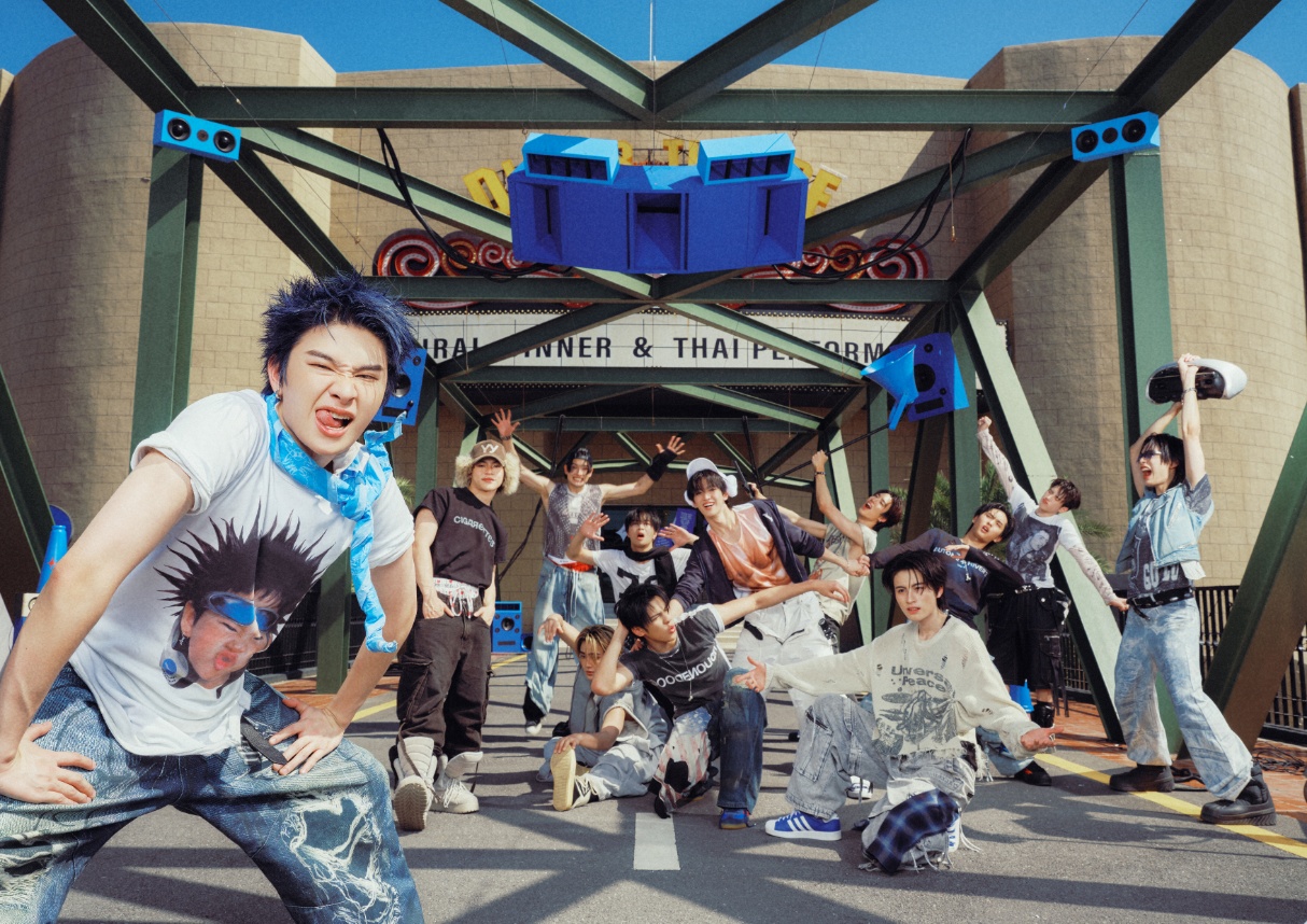 GROUP3 copy 1214x858 1 BUS เสิร์ฟเพลงอกหักสไตล์ตัวดื้อ! ส่งซิงเกิลใหม่ "So Blue" แซดแต่ยังซ่า เพลงอกหักสุดกวนที่ฉีกกฎความเศร้าเดิมๆ