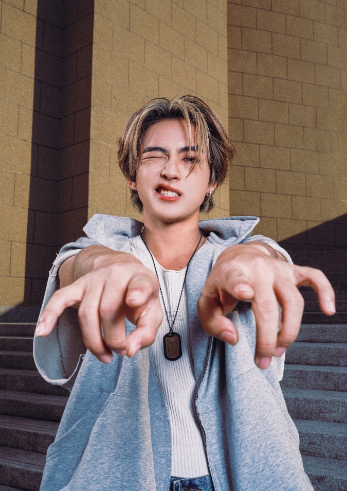 HEART 3 copy 675x954 1 BUS เสิร์ฟเพลงอกหักสไตล์ตัวดื้อ! ส่งซิงเกิลใหม่ "So Blue" แซดแต่ยังซ่า เพลงอกหักสุดกวนที่ฉีกกฎความเศร้าเดิมๆ