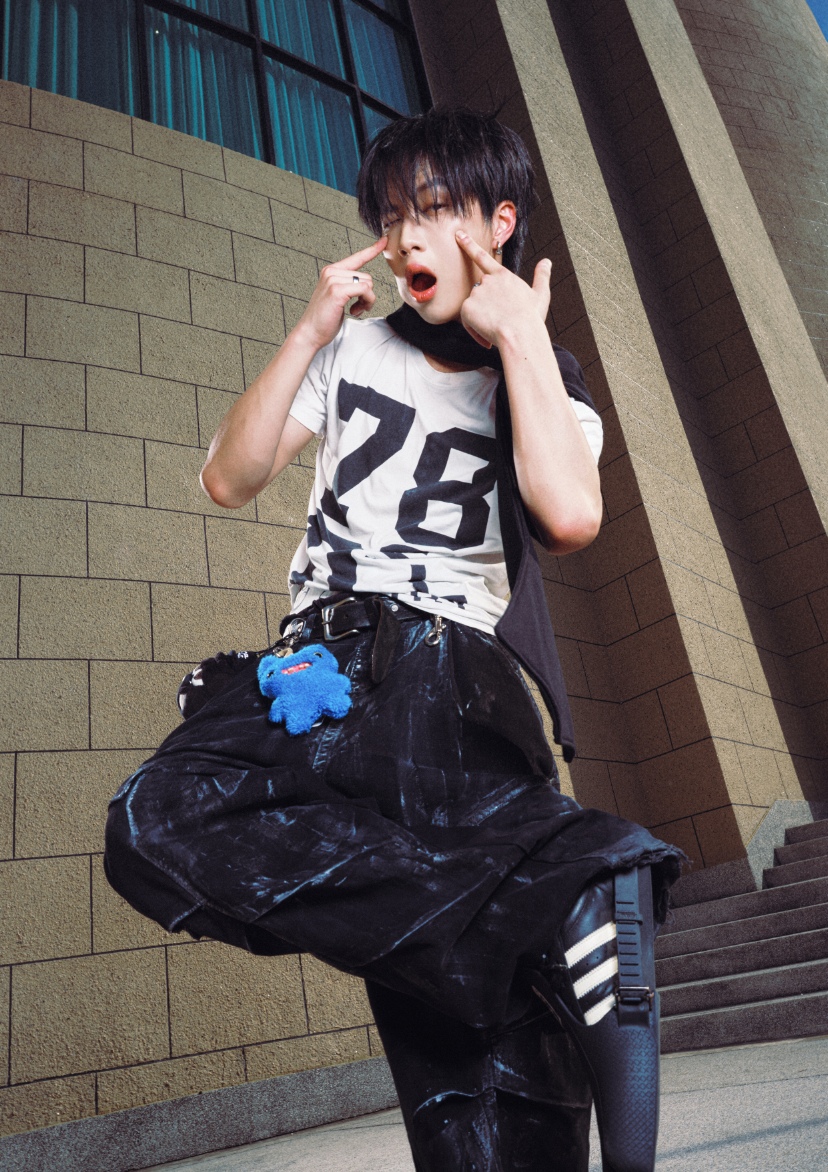 JUNG3 copy 828x1172 1 BUS เสิร์ฟเพลงอกหักสไตล์ตัวดื้อ! ส่งซิงเกิลใหม่ "So Blue" แซดแต่ยังซ่า เพลงอกหักสุดกวนที่ฉีกกฎความเศร้าเดิมๆ