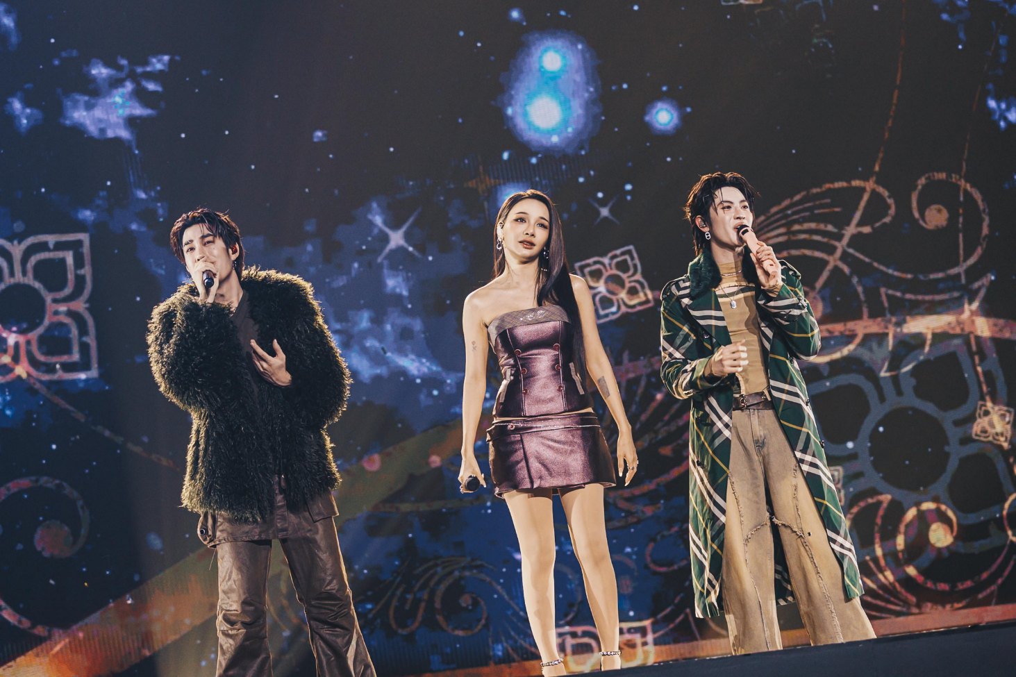 KhemjiraTheGoldenTimeConcert 10 ​สรุปภาพบรรยากาศ ‘Khemjira The Golden Time Concert’ ทุบทุกสถิติ! จัดเต็มคอนเสิร์ตใหญ่ ‘เขมจิราต้องรอด’