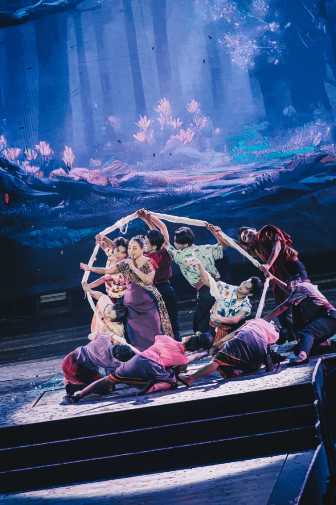 KhemjiraTheGoldenTimeConcert 15 ​สรุปภาพบรรยากาศ ‘Khemjira The Golden Time Concert’ ทุบทุกสถิติ! จัดเต็มคอนเสิร์ตใหญ่ ‘เขมจิราต้องรอด’