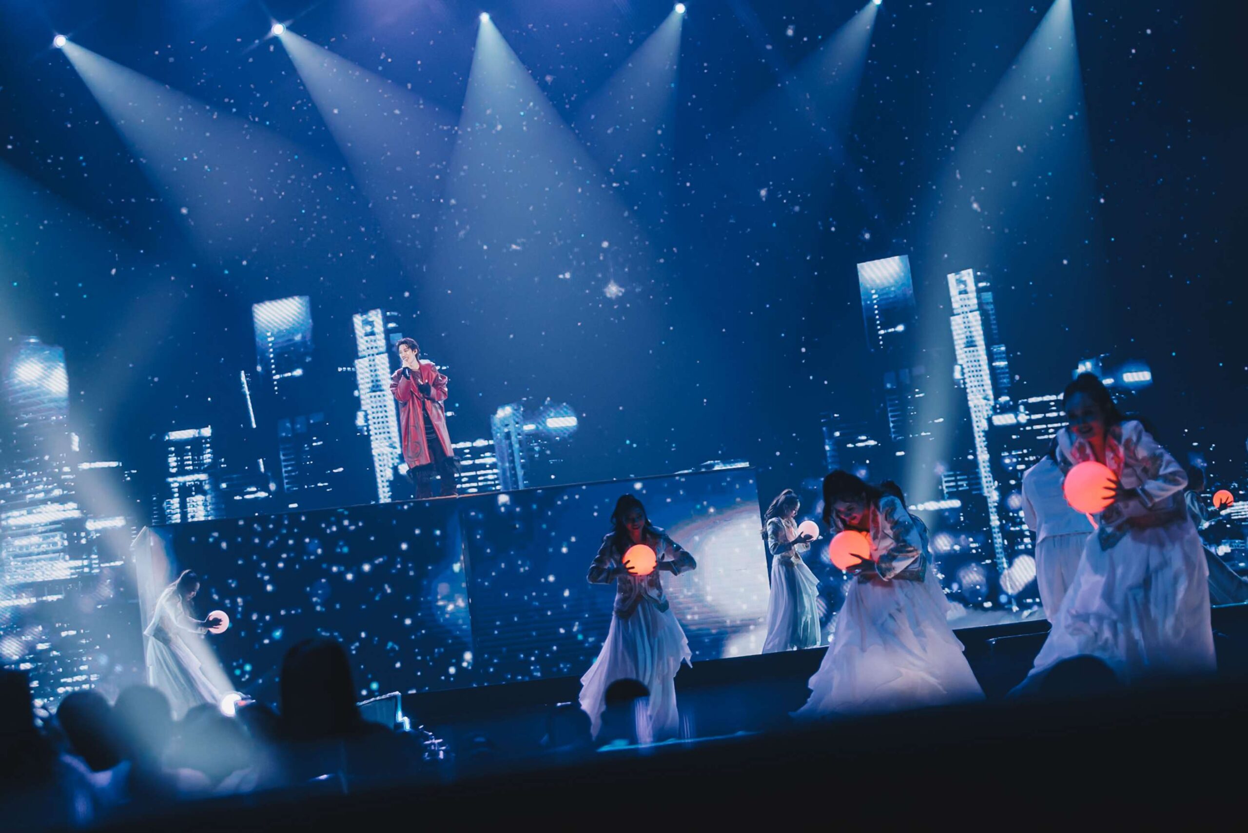 KhemjiraTheGoldenTimeConcert 24 scaled ​สรุปภาพบรรยากาศ ‘Khemjira The Golden Time Concert’ ทุบทุกสถิติ! จัดเต็มคอนเสิร์ตใหญ่ ‘เขมจิราต้องรอด’