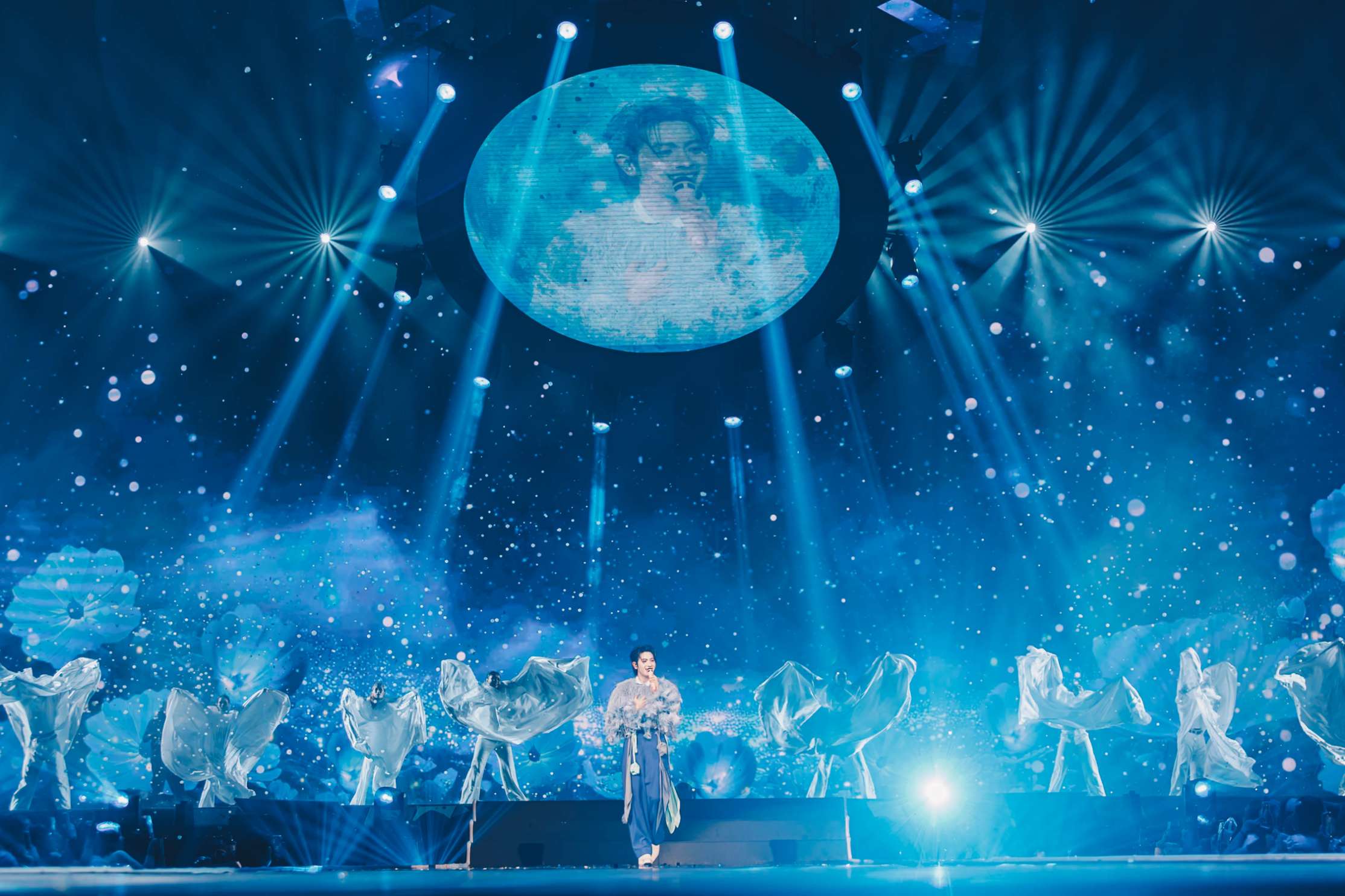 KhemjiraTheGoldenTimeConcert 25 ​สรุปภาพบรรยากาศ ‘Khemjira The Golden Time Concert’ ทุบทุกสถิติ! จัดเต็มคอนเสิร์ตใหญ่ ‘เขมจิราต้องรอด’