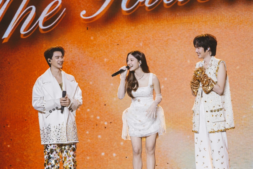 KhemjiraTheGoldenTimeConcert 27 ​สรุปภาพบรรยากาศ ‘Khemjira The Golden Time Concert’ ทุบทุกสถิติ! จัดเต็มคอนเสิร์ตใหญ่ ‘เขมจิราต้องรอด’