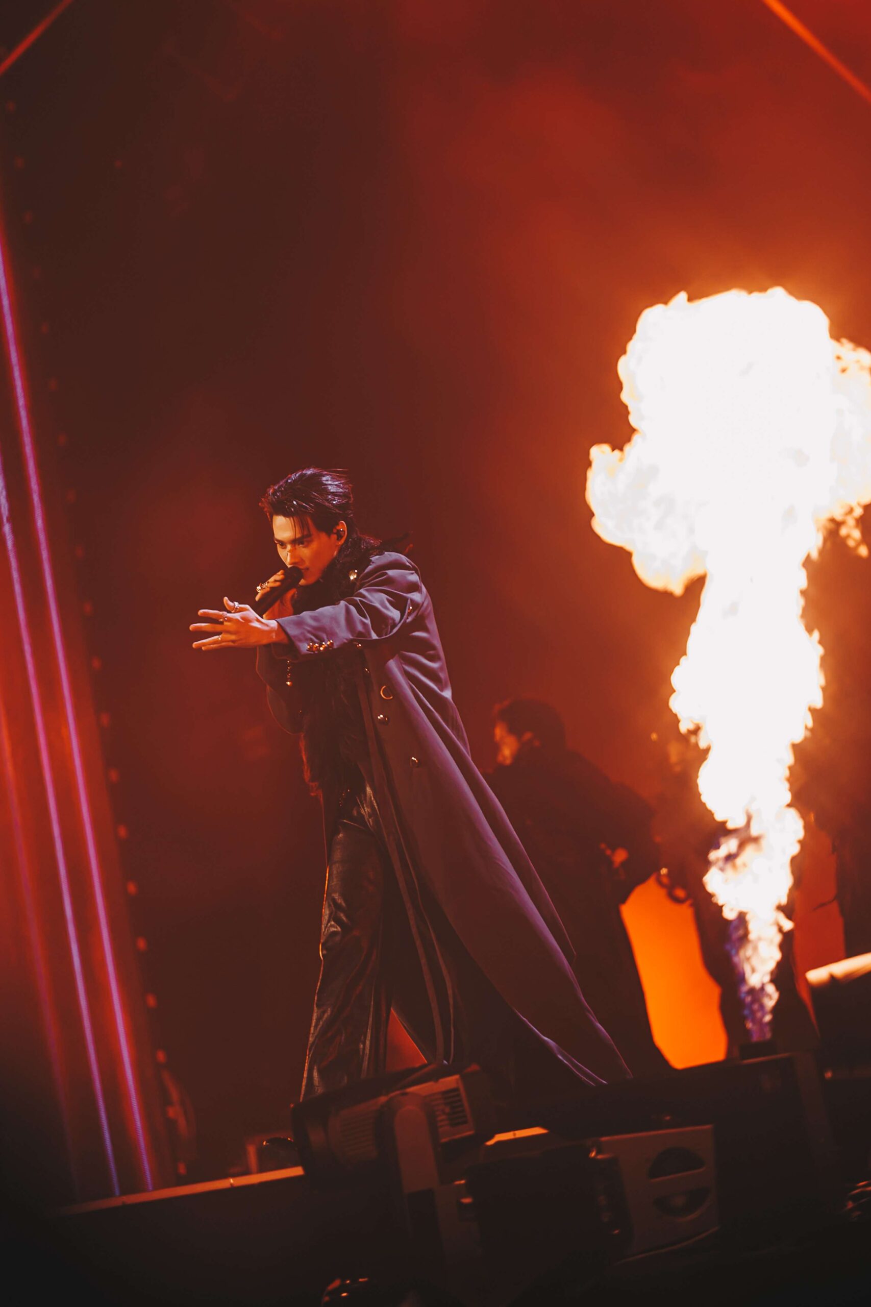 KhemjiraTheGoldenTimeConcert 31 scaled ​สรุปภาพบรรยากาศ ‘Khemjira The Golden Time Concert’ ทุบทุกสถิติ! จัดเต็มคอนเสิร์ตใหญ่ ‘เขมจิราต้องรอด’