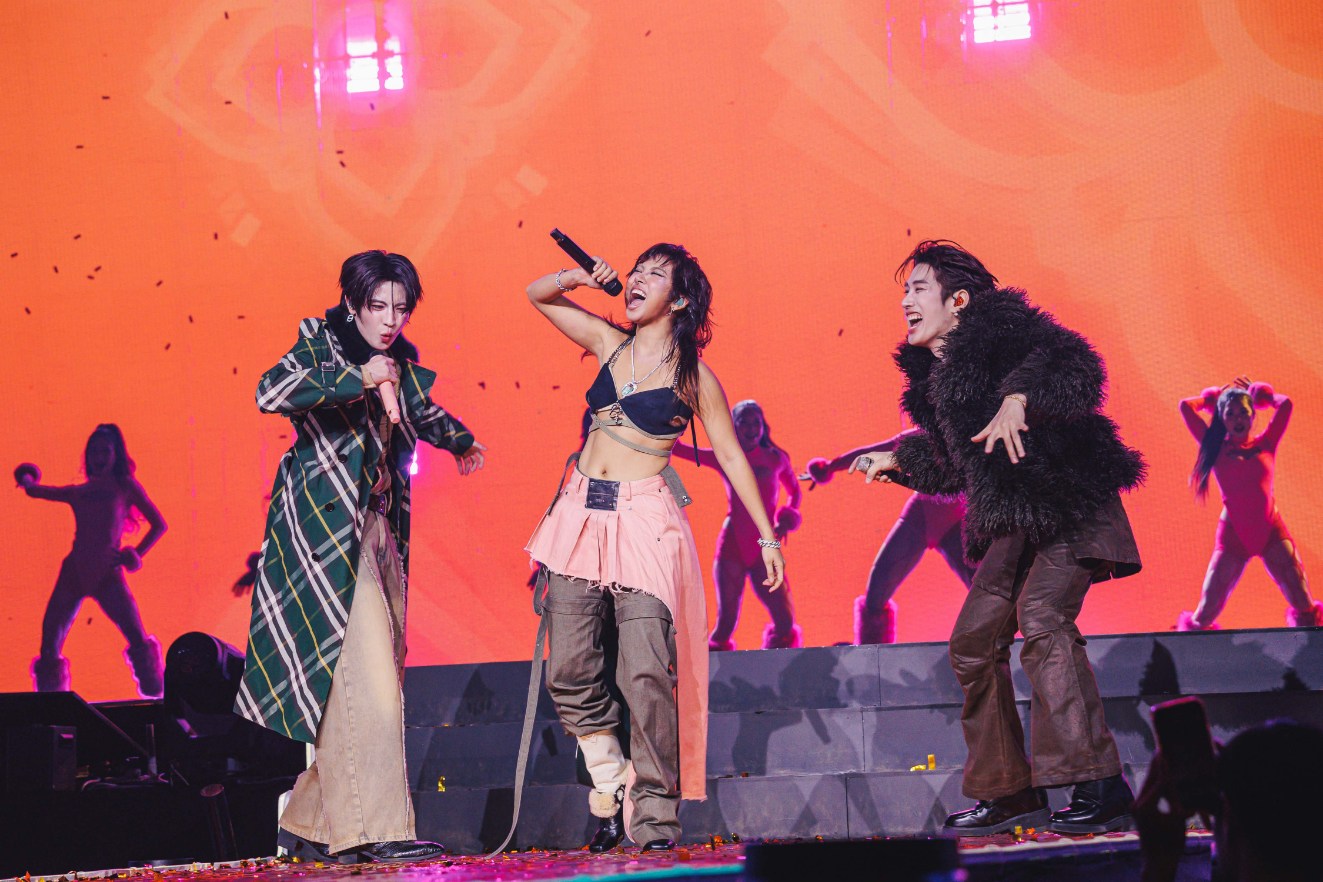 KhemjiraTheGoldenTimeConcert 33 ​สรุปภาพบรรยากาศ ‘Khemjira The Golden Time Concert’ ทุบทุกสถิติ! จัดเต็มคอนเสิร์ตใหญ่ ‘เขมจิราต้องรอด’