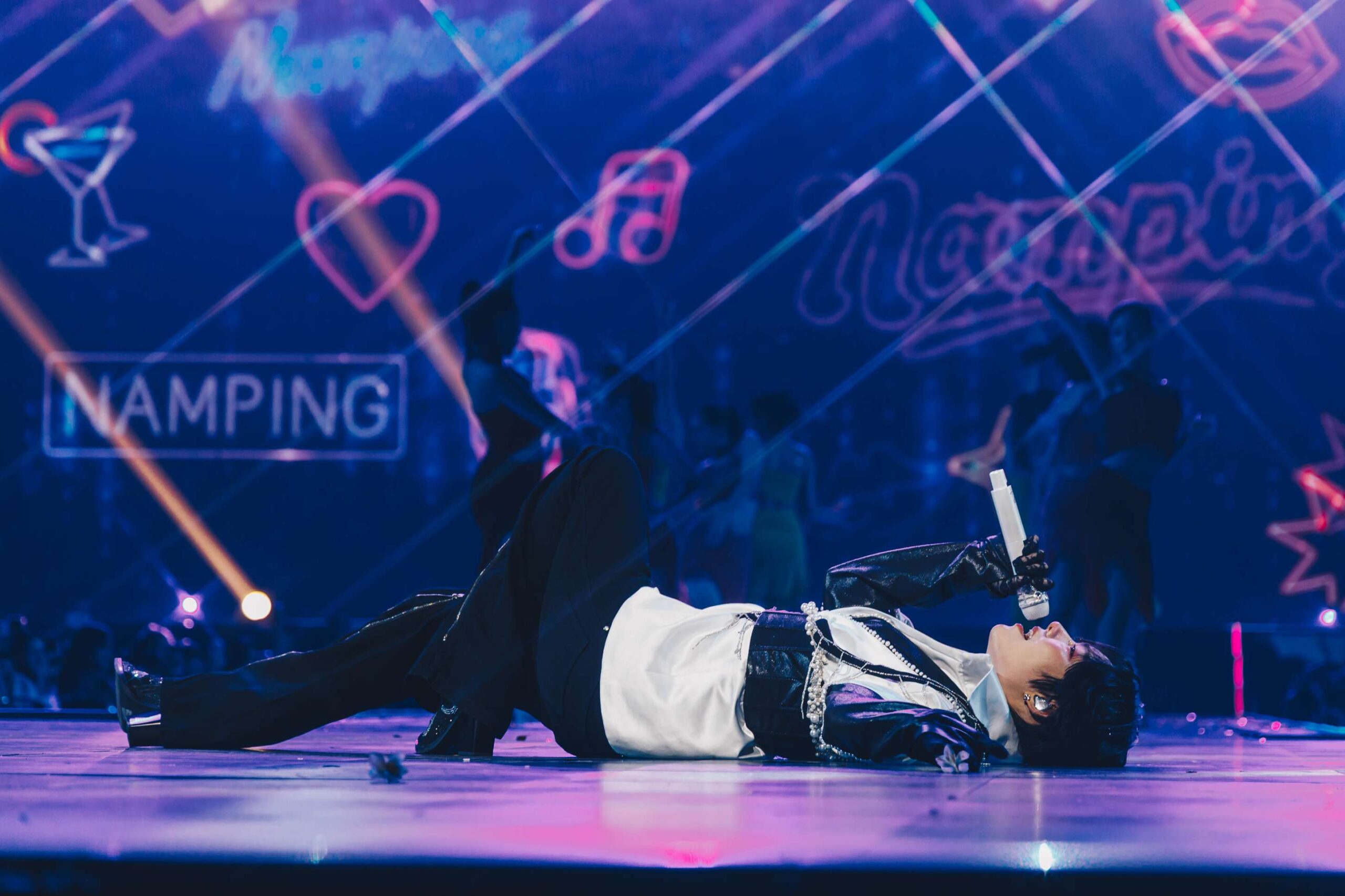 KhemjiraTheGoldenTimeConcert 36 scaled ​สรุปภาพบรรยากาศ ‘Khemjira The Golden Time Concert’ ทุบทุกสถิติ! จัดเต็มคอนเสิร์ตใหญ่ ‘เขมจิราต้องรอด’