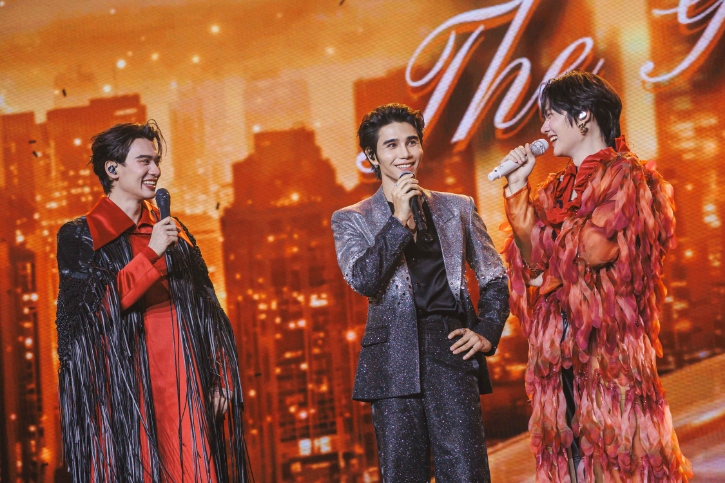 KhemjiraTheGoldenTimeConcert 38 ​สรุปภาพบรรยากาศ ‘Khemjira The Golden Time Concert’ ทุบทุกสถิติ! จัดเต็มคอนเสิร์ตใหญ่ ‘เขมจิราต้องรอด’