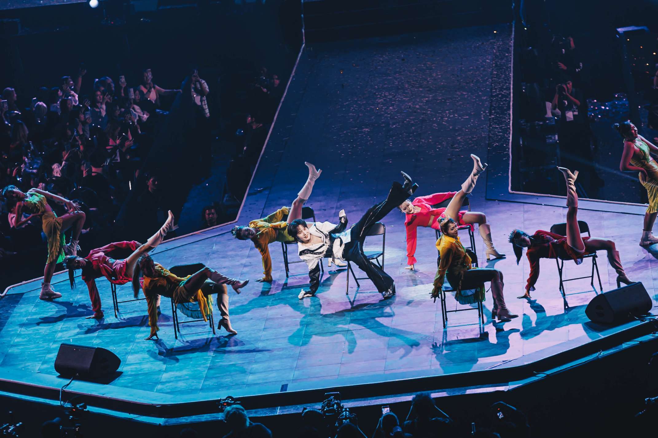 KhemjiraTheGoldenTimeConcert 4 ​สรุปภาพบรรยากาศ ‘Khemjira The Golden Time Concert’ ทุบทุกสถิติ! จัดเต็มคอนเสิร์ตใหญ่ ‘เขมจิราต้องรอด’