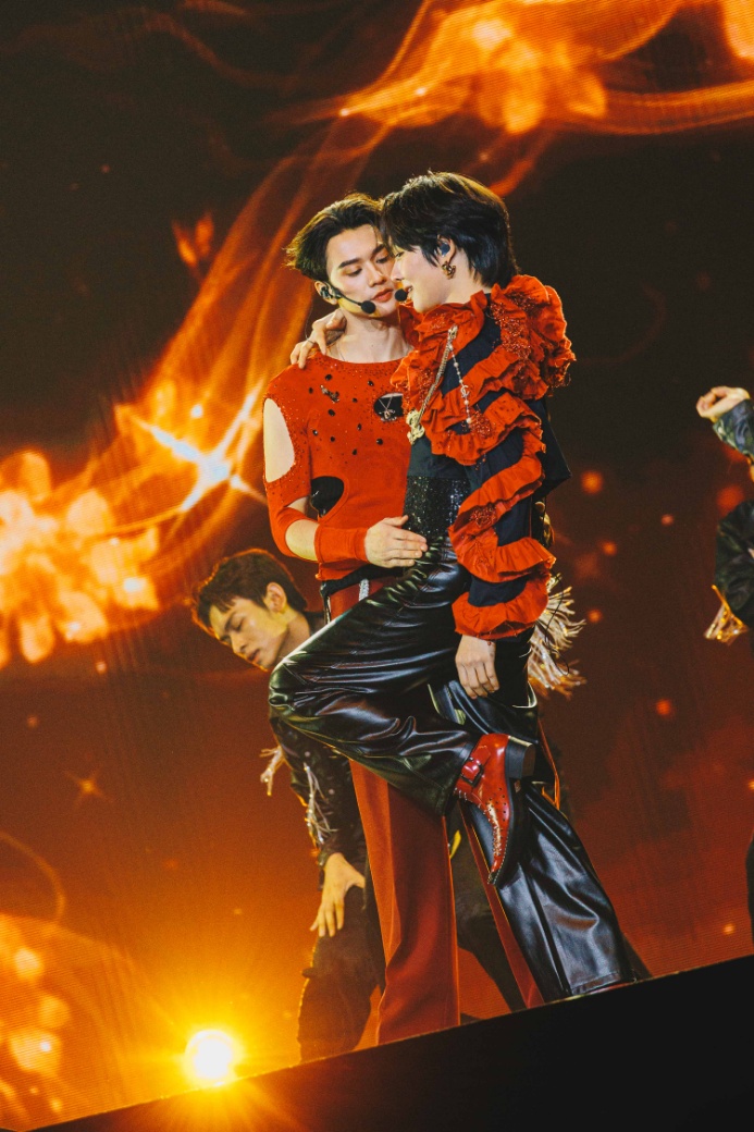 KhemjiraTheGoldenTimeConcert 51 ​สรุปภาพบรรยากาศ ‘Khemjira The Golden Time Concert’ ทุบทุกสถิติ! จัดเต็มคอนเสิร์ตใหญ่ ‘เขมจิราต้องรอด’