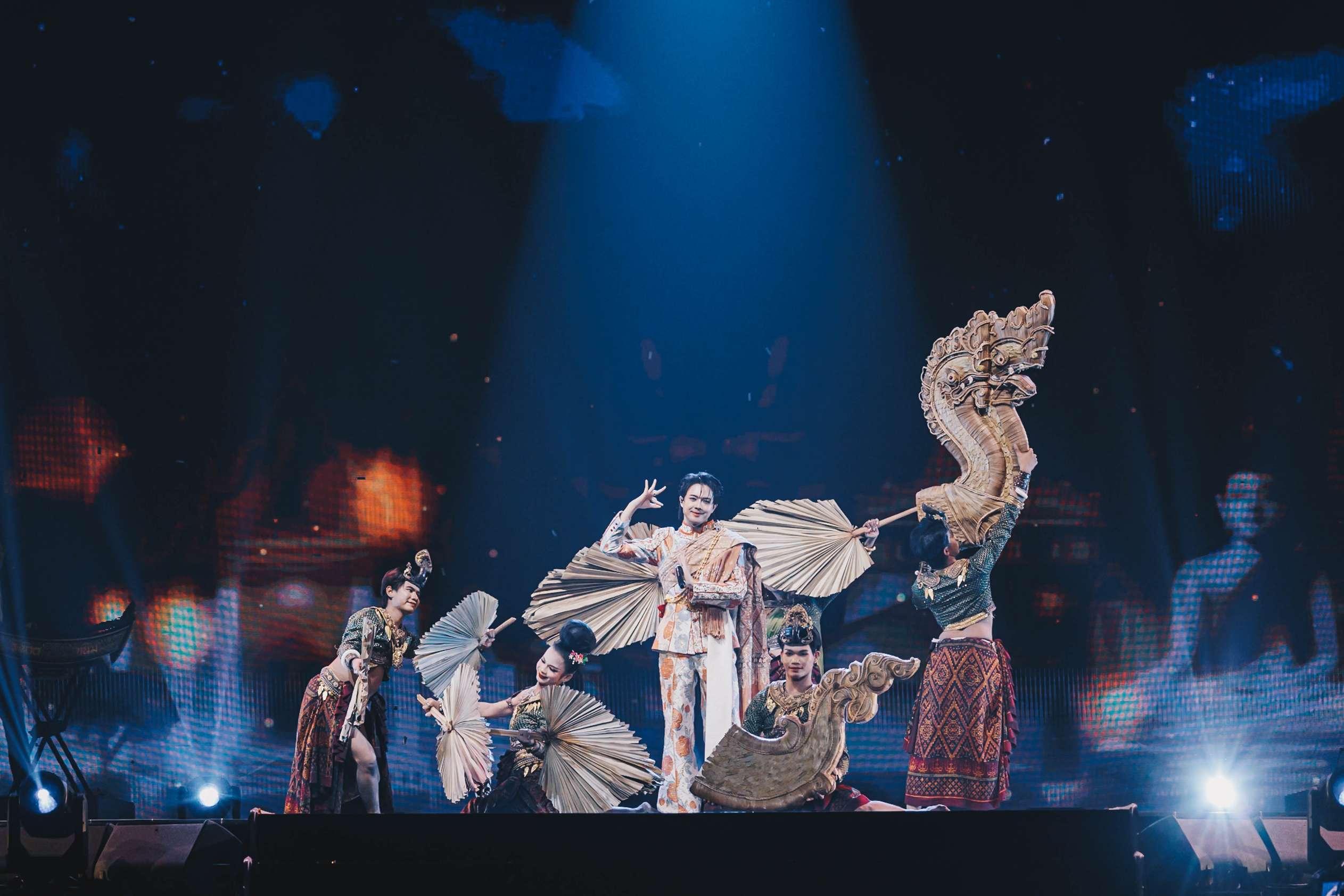 KhemjiraTheGoldenTimeConcert 8 ​สรุปภาพบรรยากาศ ‘Khemjira The Golden Time Concert’ ทุบทุกสถิติ! จัดเต็มคอนเสิร์ตใหญ่ ‘เขมจิราต้องรอด’