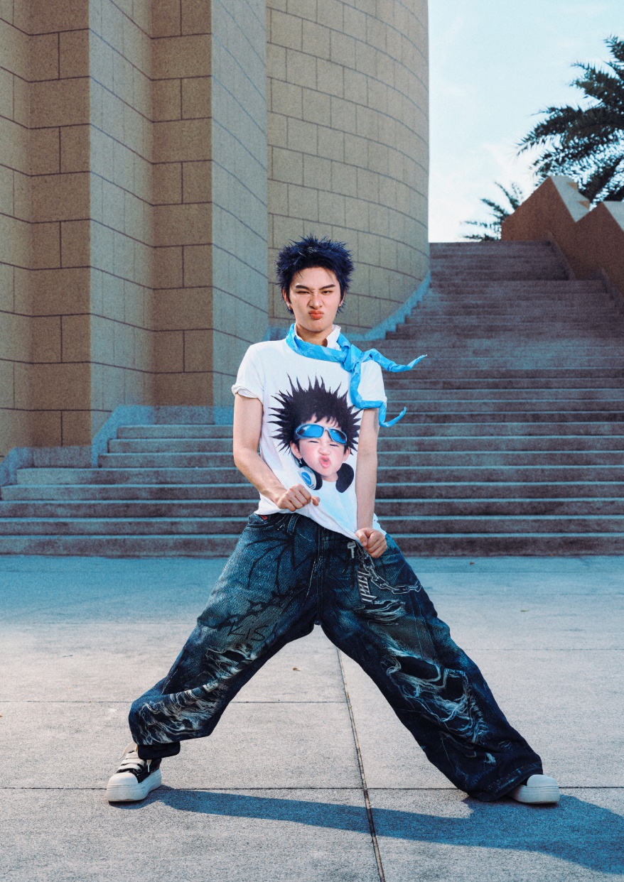 THAI2 copy 878x1242 1 BUS เสิร์ฟเพลงอกหักสไตล์ตัวดื้อ! ส่งซิงเกิลใหม่ "So Blue" แซดแต่ยังซ่า เพลงอกหักสุดกวนที่ฉีกกฎความเศร้าเดิมๆ