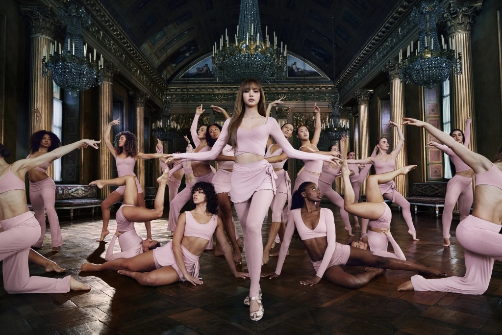 lisa nikeskims campaign spring 2026 2 LISA โชว์ลีลาบัลเลต์สุดพริ้ว! เปิดตัวแคมเปญแรก NikeSKIMS Spring 2026 ผนึกกำลัง Kim Kardashian