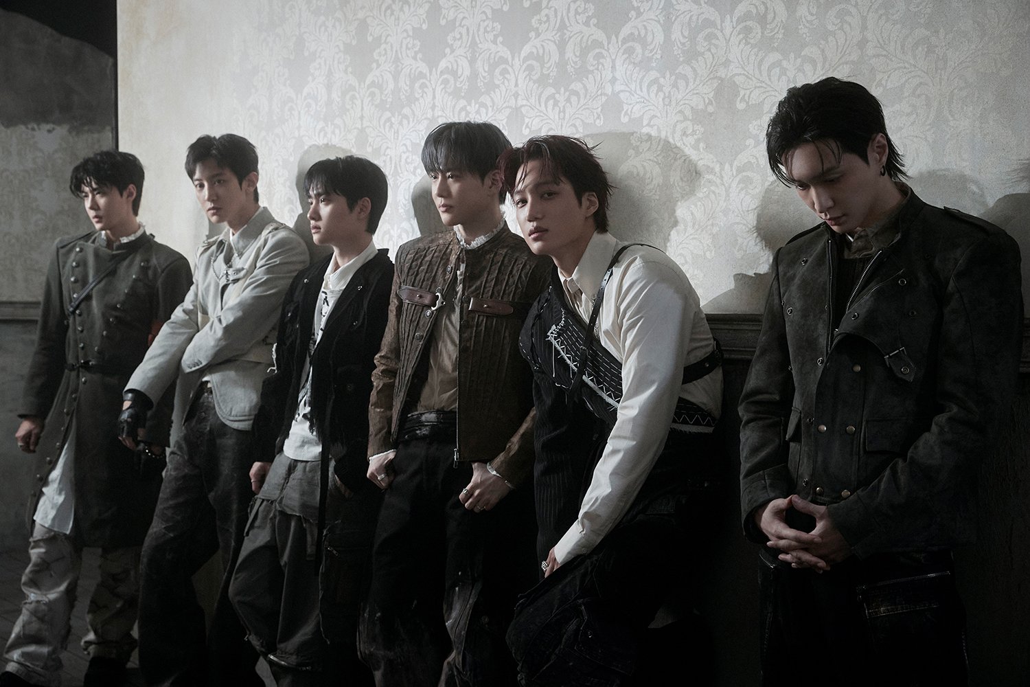 ภาพทีเซอร์2 EXO คัมแบ็ก! เจาะลึกอัลบั้ม ‘REVERXE’ และเพลงไตเติล ‘Crown’ ราชา K-Pop ทวงบัลลังก์