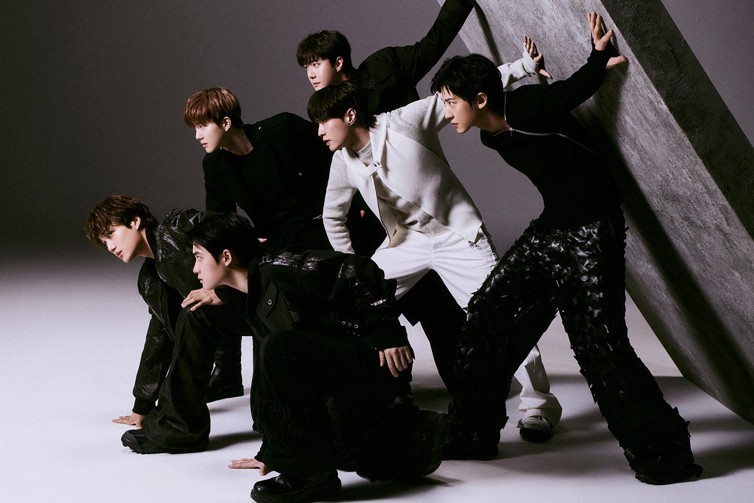 ภาพทีเซอร์3 EXO คัมแบ็ก! เจาะลึกอัลบั้ม ‘REVERXE’ และเพลงไตเติล ‘Crown’ ราชา K-Pop ทวงบัลลังก์