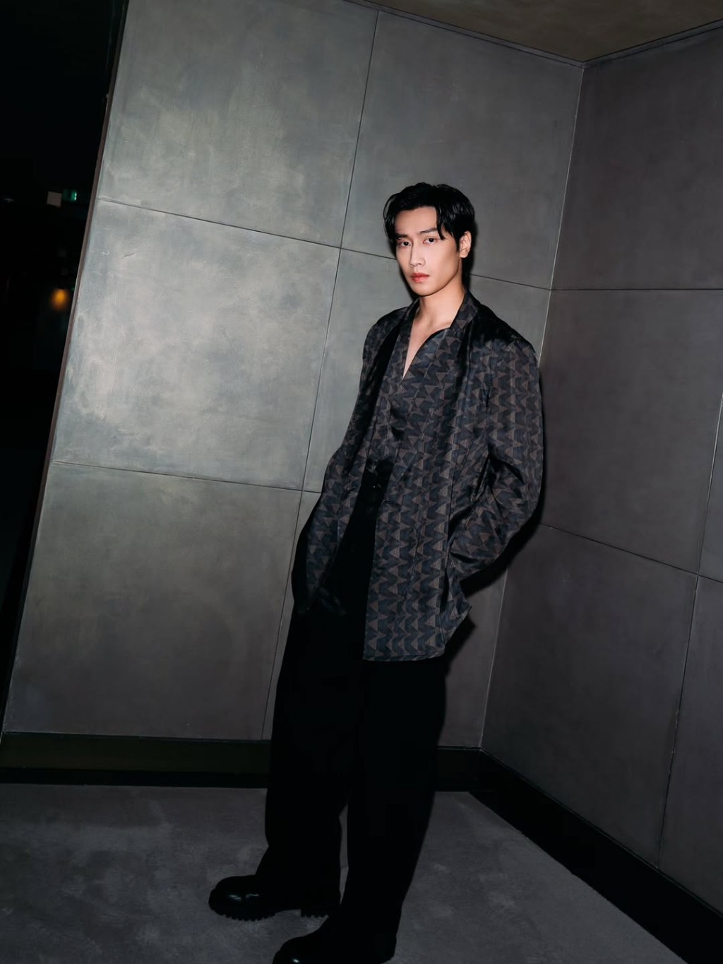 ไบเบิ้ล วิชญ์ภาส สุเมตติกุล Giorgio Armani Mens FallWinter 2026 10 หล่อสร้างเรื่อง! "ไบเบิ้ล วิชญ์ภาส" กระทบไหล่ซุปตาร์ดังและนักแสดงหนุ่มสุดฮอตกลางโชว์ Armani ที่มิลาน