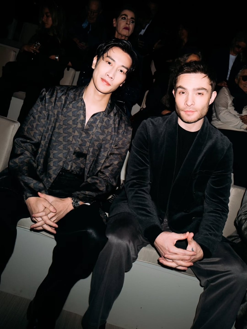 ไบเบิ้ล วิชญ์ภาส สุเมตติกุล Giorgio Armani Mens FallWinter 2026 4 หล่อสร้างเรื่อง! "ไบเบิ้ล วิชญ์ภาส" กระทบไหล่ซุปตาร์ดังและนักแสดงหนุ่มสุดฮอตกลางโชว์ Armani ที่มิลาน