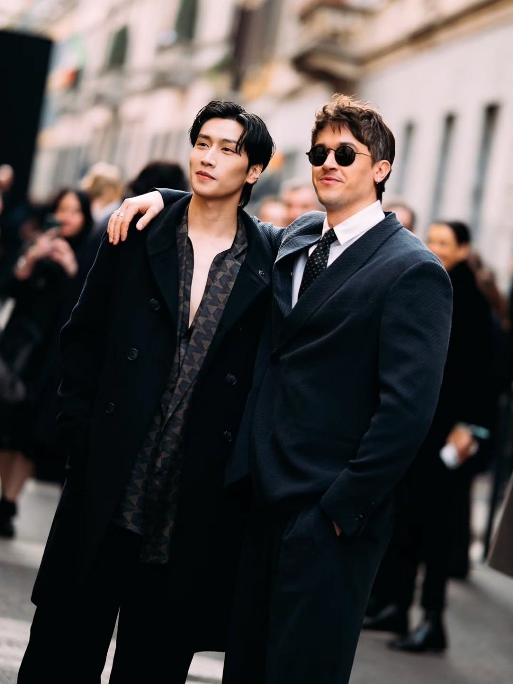 ไบเบิ้ล วิชญ์ภาส สุเมตติกุล Giorgio Armani Mens FallWinter 2026 5 หล่อสร้างเรื่อง! "ไบเบิ้ล วิชญ์ภาส" กระทบไหล่ซุปตาร์ดังและนักแสดงหนุ่มสุดฮอตกลางโชว์ Armani ที่มิลาน