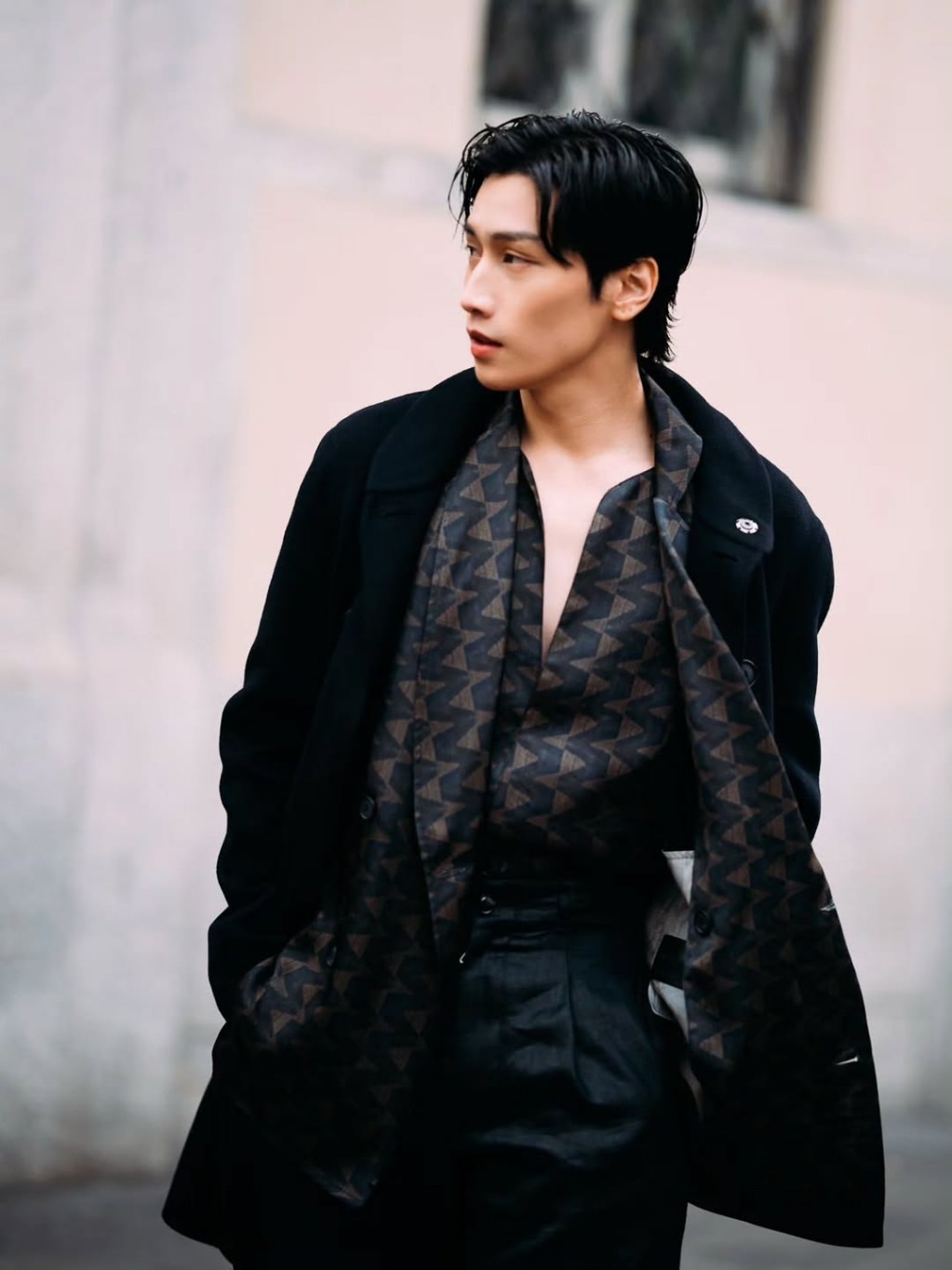 ไบเบิ้ล วิชญ์ภาส สุเมตติกุล Giorgio Armani Mens FallWinter 2026 9 หล่อสร้างเรื่อง! "ไบเบิ้ล วิชญ์ภาส" กระทบไหล่ซุปตาร์ดังและนักแสดงหนุ่มสุดฮอตกลางโชว์ Armani ที่มิลาน