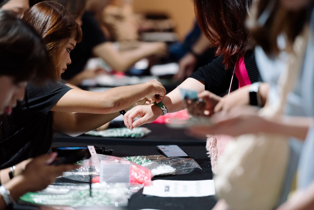 คลั่งรัก 2 2 ภาพบรรยากาศ 7 ชั่วโมงแห่งความหวาน! “สไปร์ซซี่ ดิสก์” พาคลั่งรักเต็มอิ่ม ใน “มาม่า พรีเซนต์ คลั่งรักคอนเสิร์ต 2”