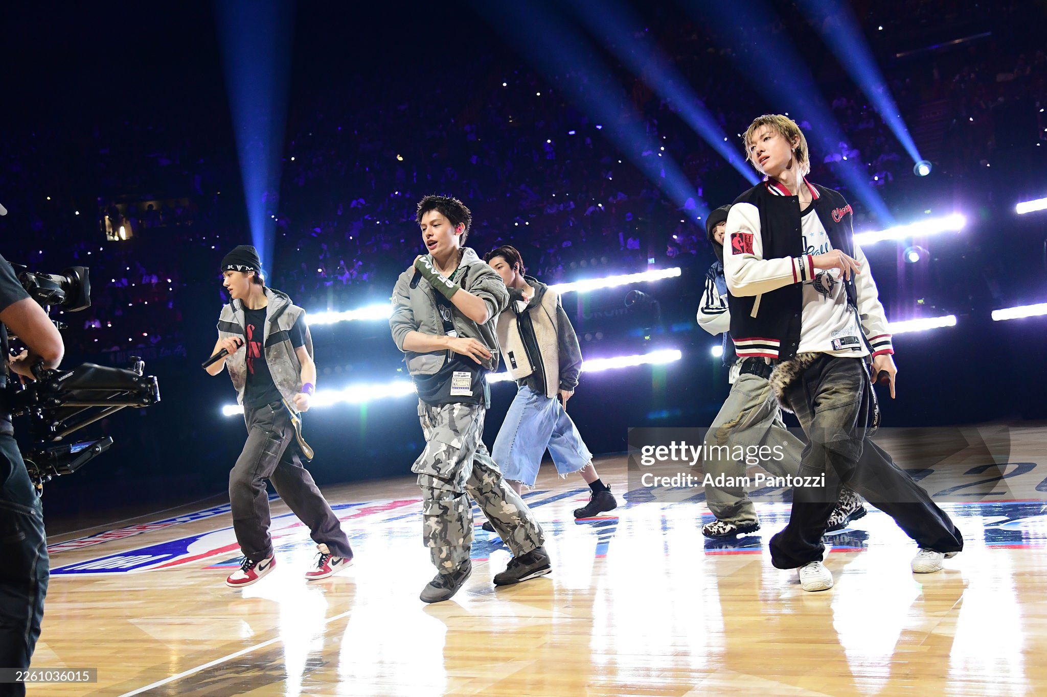 20260214 134344 “CORTIS” ขึ้นแท่น K-Pop วงแรก โชว์พักครึ่ง NBA All-Star