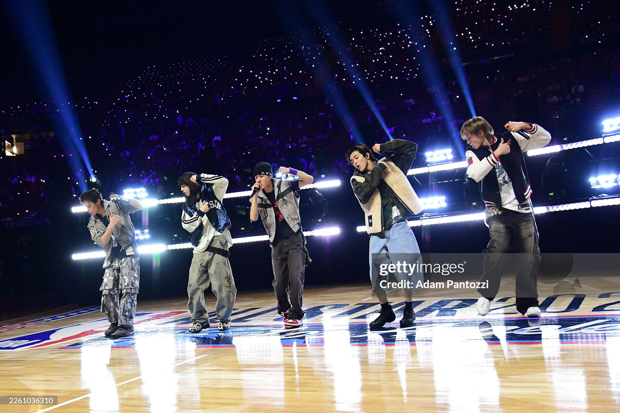 20260214 134346 “CORTIS” ขึ้นแท่น K-Pop วงแรก โชว์พักครึ่ง NBA All-Star