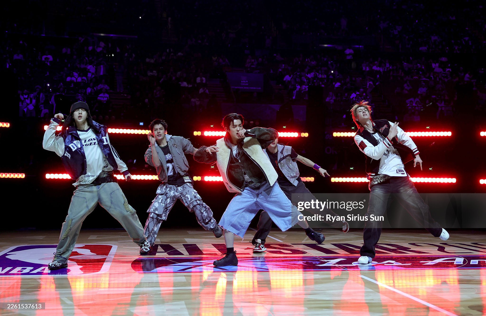 20260214 134353 “CORTIS” ขึ้นแท่น K-Pop วงแรก โชว์พักครึ่ง NBA All-Star