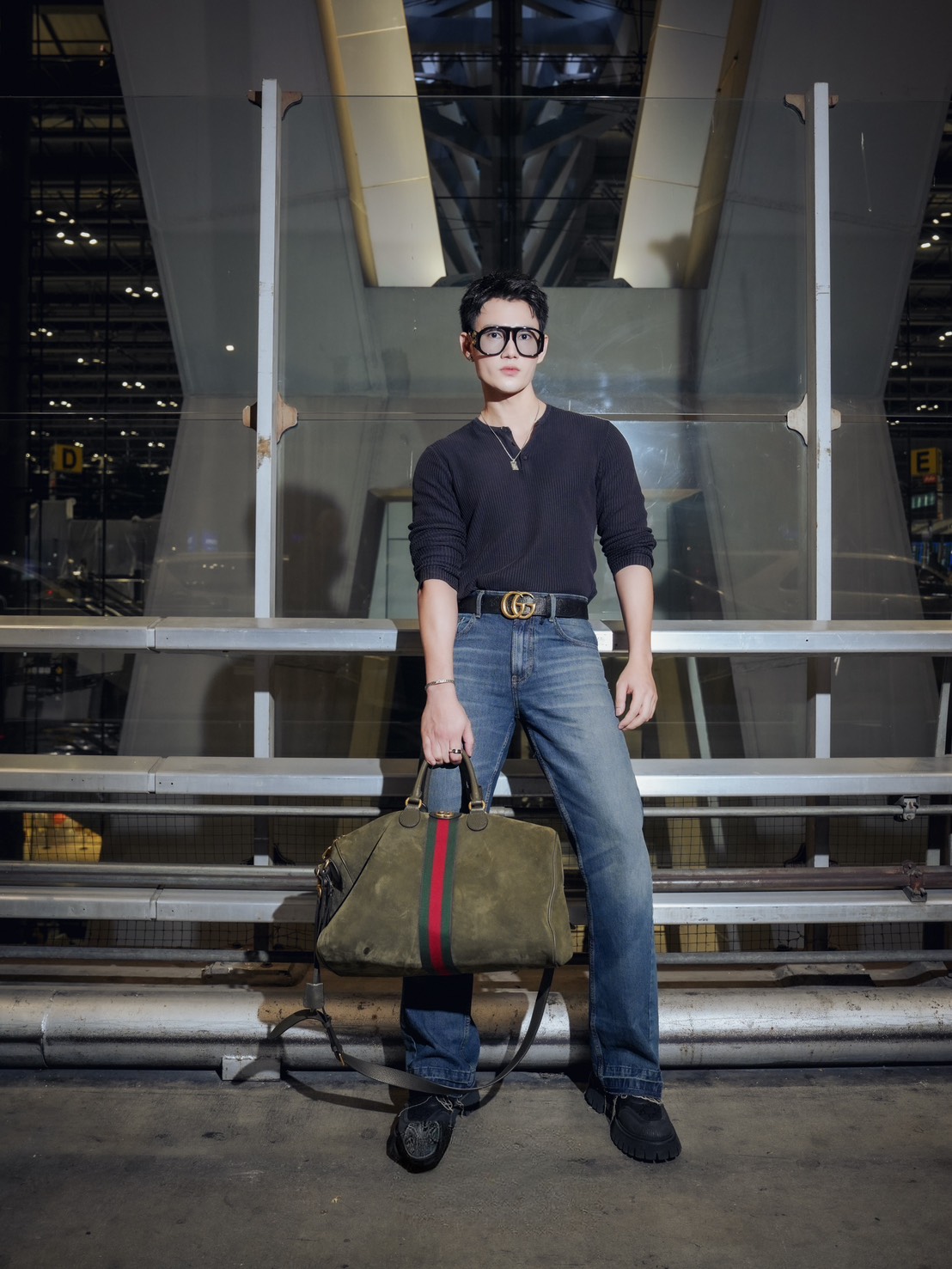 S 50511950 0 จัดเต็มความหล่อ! "พูห์-พาเวล" ปล่อย Airport Look สุดปัง เตรียมลุย Milan Fashion Week 2026 