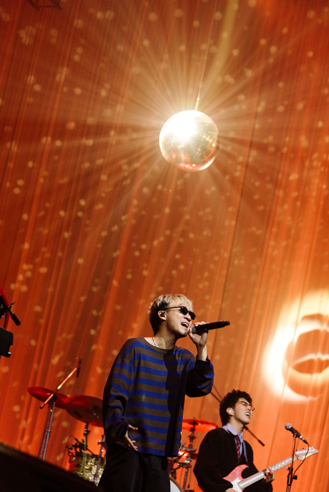 คลั่งรัก 2 Kachain 2 ภาพบรรยากาศ 7 ชั่วโมงแห่งความหวาน! “สไปร์ซซี่ ดิสก์” พาคลั่งรักเต็มอิ่ม ใน “มาม่า พรีเซนต์ คลั่งรักคอนเสิร์ต 2”