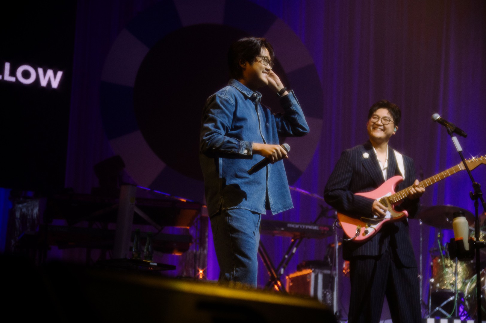 คลั่งรัก 2 fellow fellow 1 ภาพบรรยากาศ 7 ชั่วโมงแห่งความหวาน! “สไปร์ซซี่ ดิสก์” พาคลั่งรักเต็มอิ่ม ใน “มาม่า พรีเซนต์ คลั่งรักคอนเสิร์ต 2”