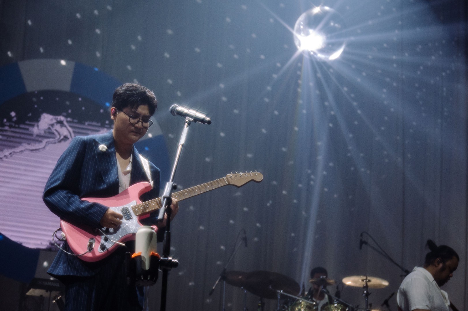 คลั่งรัก 2 fellow fellow 3 ภาพบรรยากาศ 7 ชั่วโมงแห่งความหวาน! “สไปร์ซซี่ ดิสก์” พาคลั่งรักเต็มอิ่ม ใน “มาม่า พรีเซนต์ คลั่งรักคอนเสิร์ต 2”