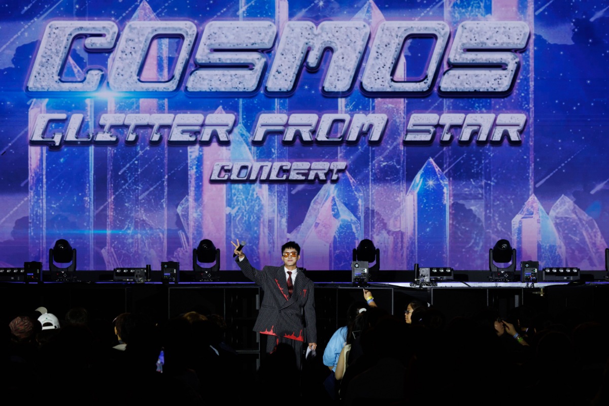 บรรยากาศคอนเสิร์ตใหญ่ครั้งแรก 11 สาวเกิร์ลกรุ๊ป “COSMOS” ระเบิดความปังในงาน “COSMOS Glitter From Star Concert”