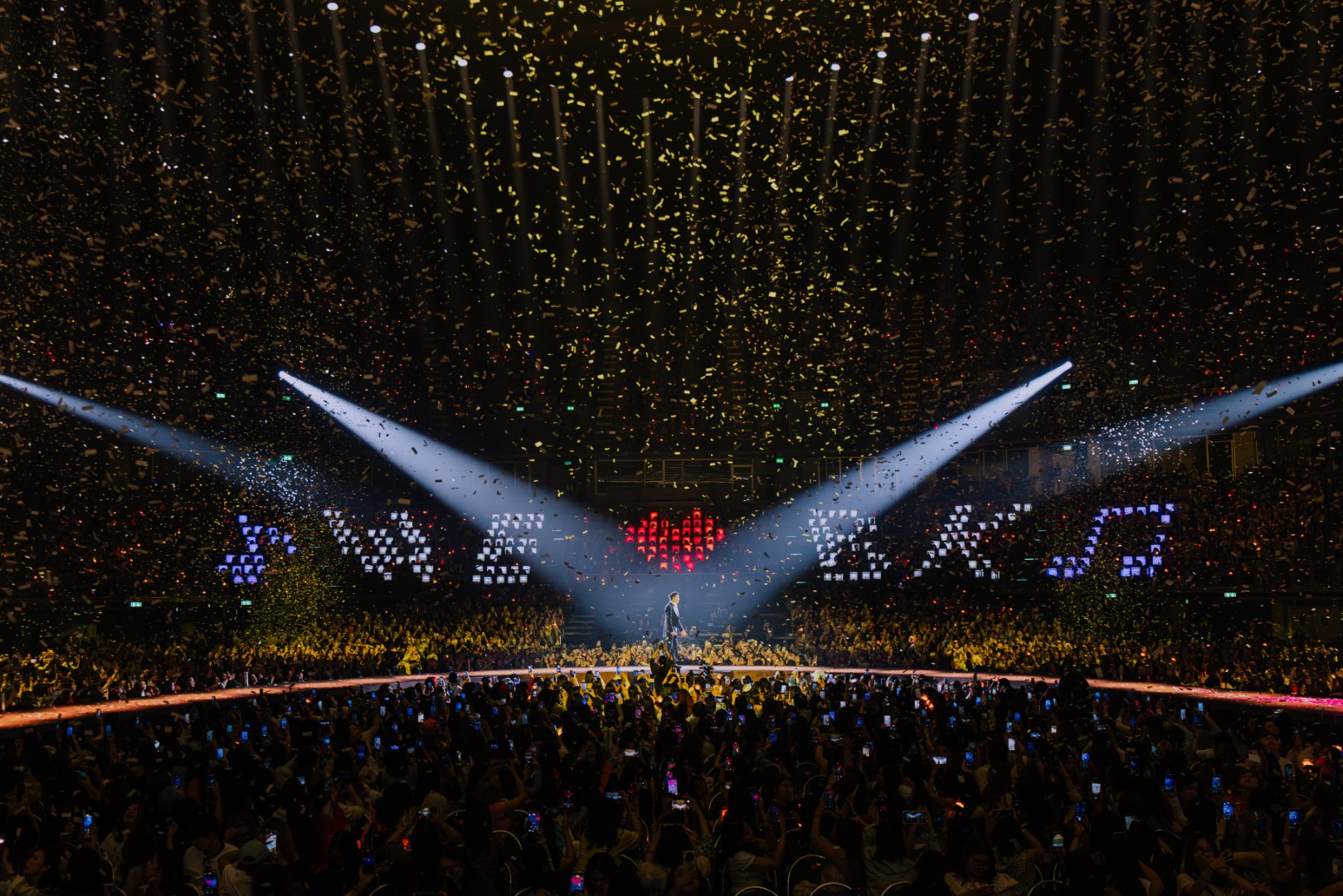 BILLKIN FEELQUENCY CONCERT 18 รีวิว "BILLKIN FEELQUENCY CONCERT" บิวกิ้นโชว์พลังเสียง-โปรดักชันอลังการ แฟนคลับอินทุกโมเมนต์