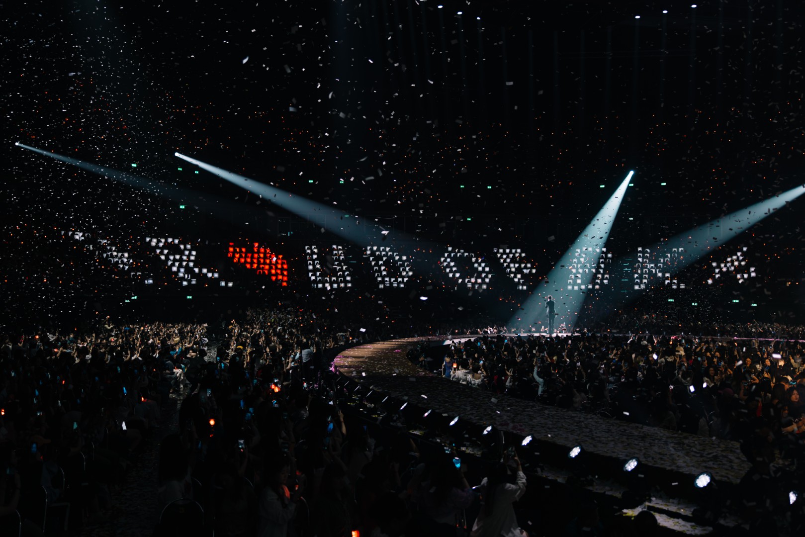 BILLKIN FEELQUENCY CONCERT 38 รีวิว "BILLKIN FEELQUENCY CONCERT" บิวกิ้นโชว์พลังเสียง-โปรดักชันอลังการ แฟนคลับอินทุกโมเมนต์