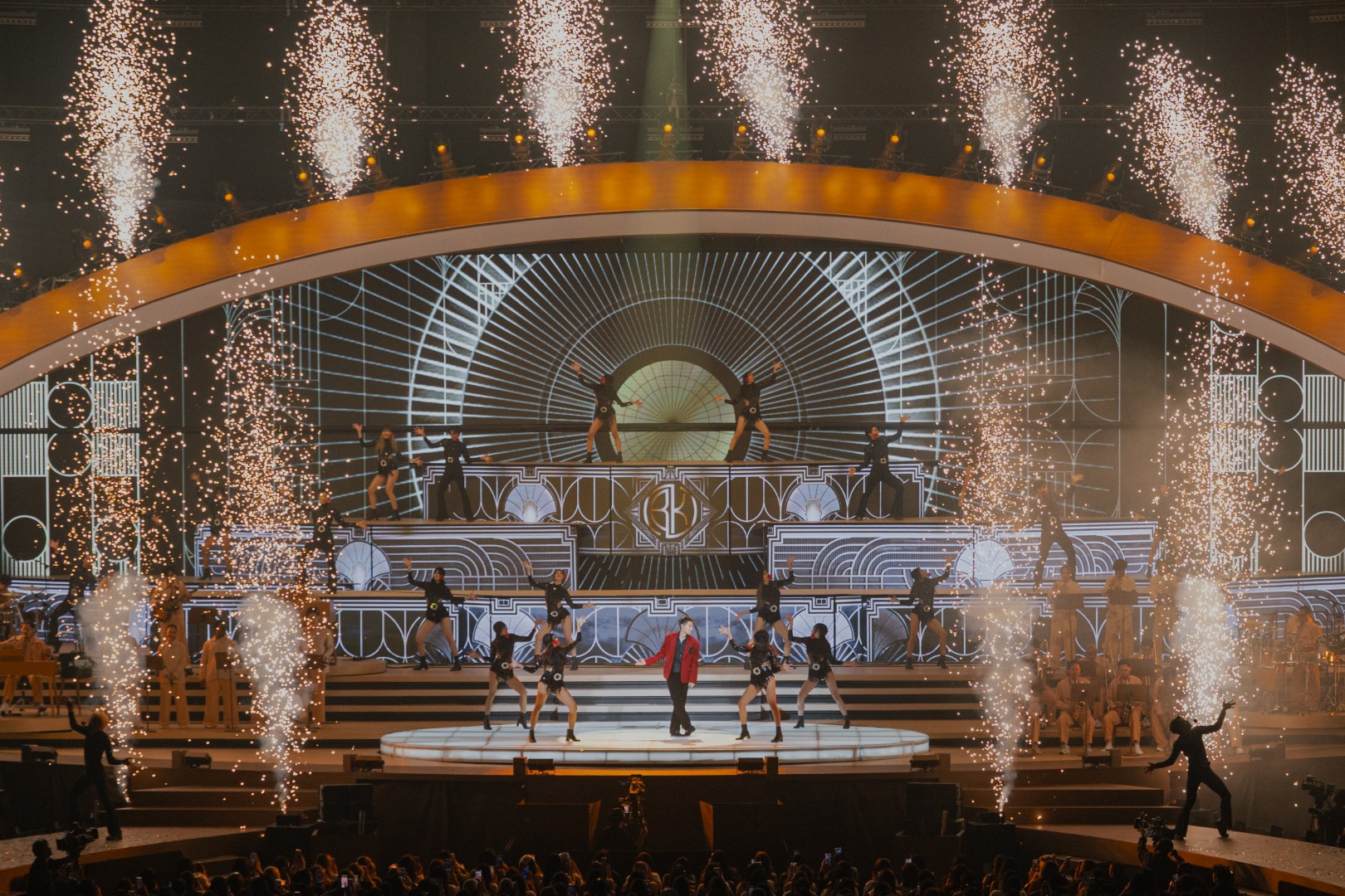 BILLKIN FEELQUENCY CONCERT 39 รีวิว "BILLKIN FEELQUENCY CONCERT" บิวกิ้นโชว์พลังเสียง-โปรดักชันอลังการ แฟนคลับอินทุกโมเมนต์