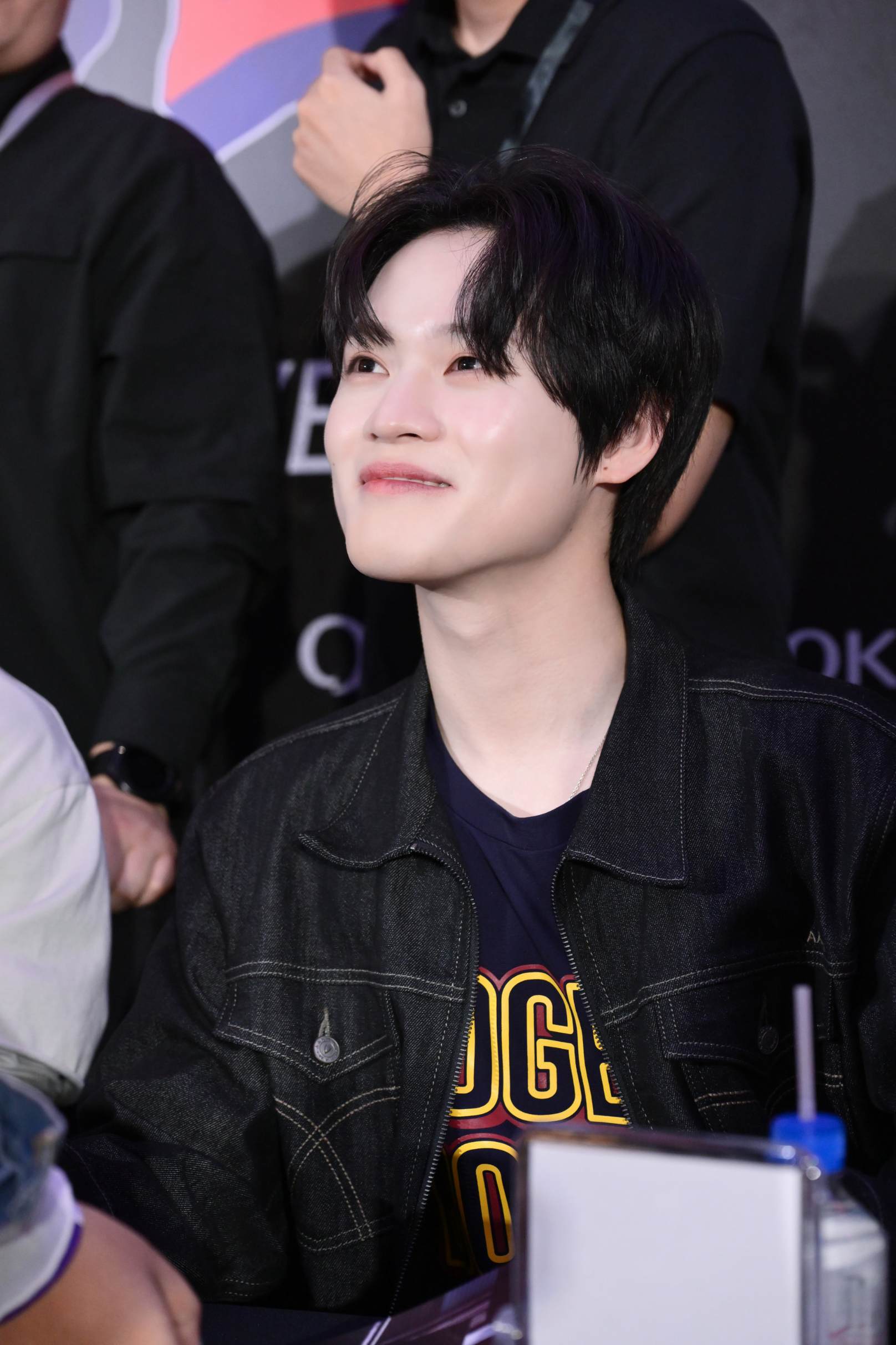 CHENLEภาพที่2 NCT DREAM (เอ็นซีที ดรีม) ชนะใจแฟนคลับชาวไทยแบบอยู่หมัดด้วยกิจกรรมสุดเอ็กซ์คลูซีฟ ‘Shopee x NCT DREAM 'Beat It Up' FANSIGN & CAFE EVENT’