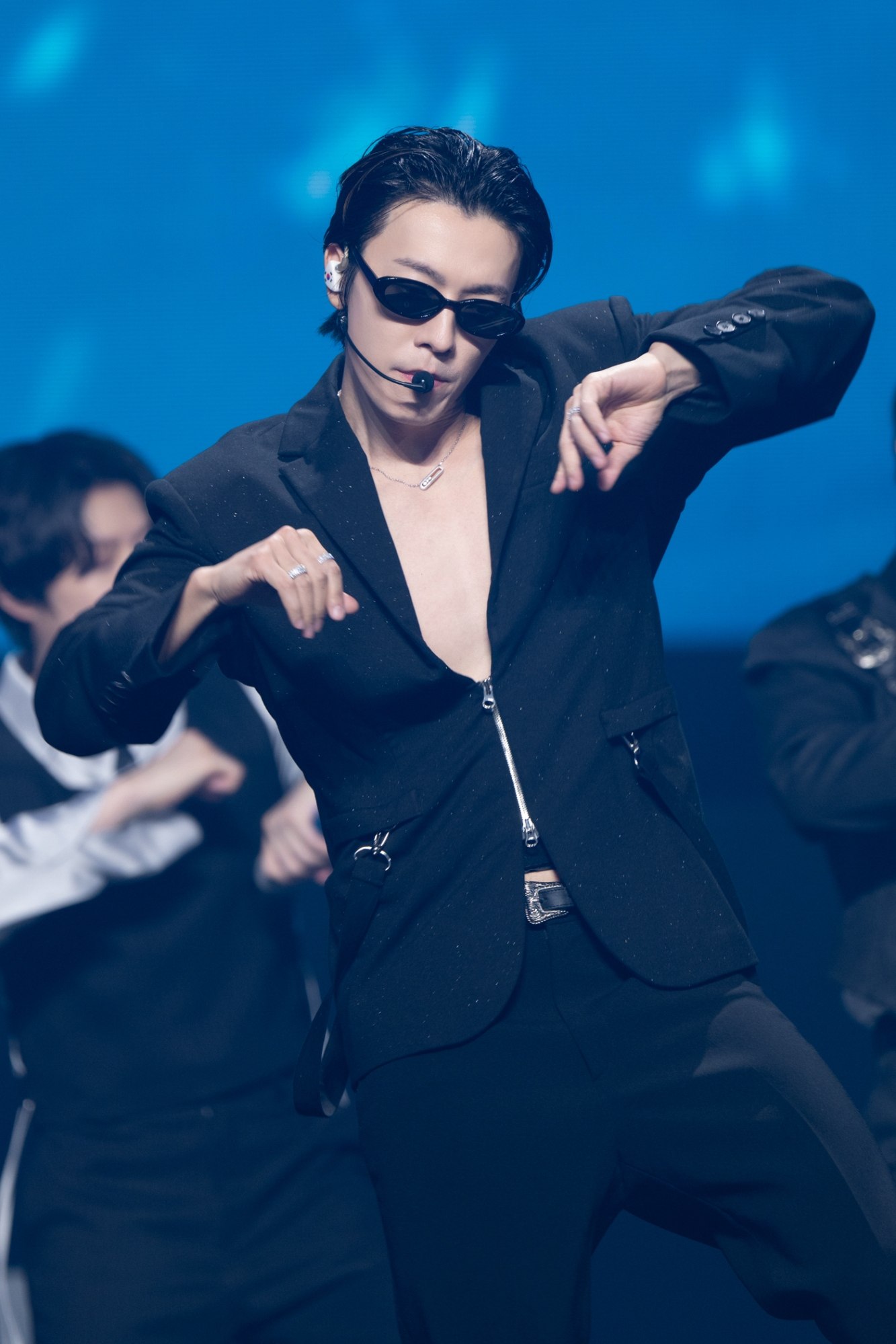 DONGHAEภาพที่1 SUPERJUNIOR20thAnniversaryTOUR SUPERSHOW10 SUPER JUNIOR โชว์สุดยอดการแสดงฉลองครบรอบ 20 ปี <SUPER SHOW 10> บัตรหมดทั้ง 2 รอบ รวมผู้ชมกว่า 22,000 คน สุดปัง! จัดคอนเสิร์ตในไทยติดต่อกันเป็นครั้งที่ 10!