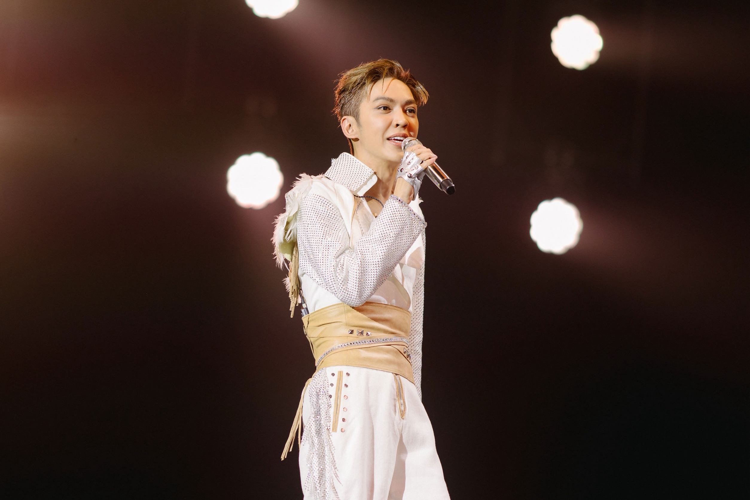 DUNK PHUNKORN THE GOLDEN ERA CONCERT 10 สมบัลลังก์แม่นาย! “ดัง พันกร” ปลุกเวทีลุกเป็นไฟใน DUNK PHUNKORN – THE GOLDEN ERA CONCERT