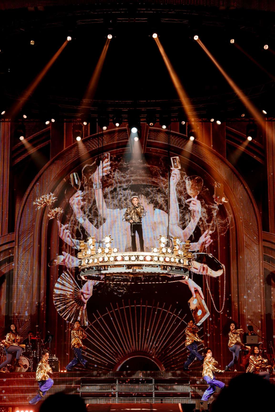 DUNK PHUNKORN THE GOLDEN ERA CONCERT 7 สมบัลลังก์แม่นาย! “ดัง พันกร” ปลุกเวทีลุกเป็นไฟใน DUNK PHUNKORN – THE GOLDEN ERA CONCERT