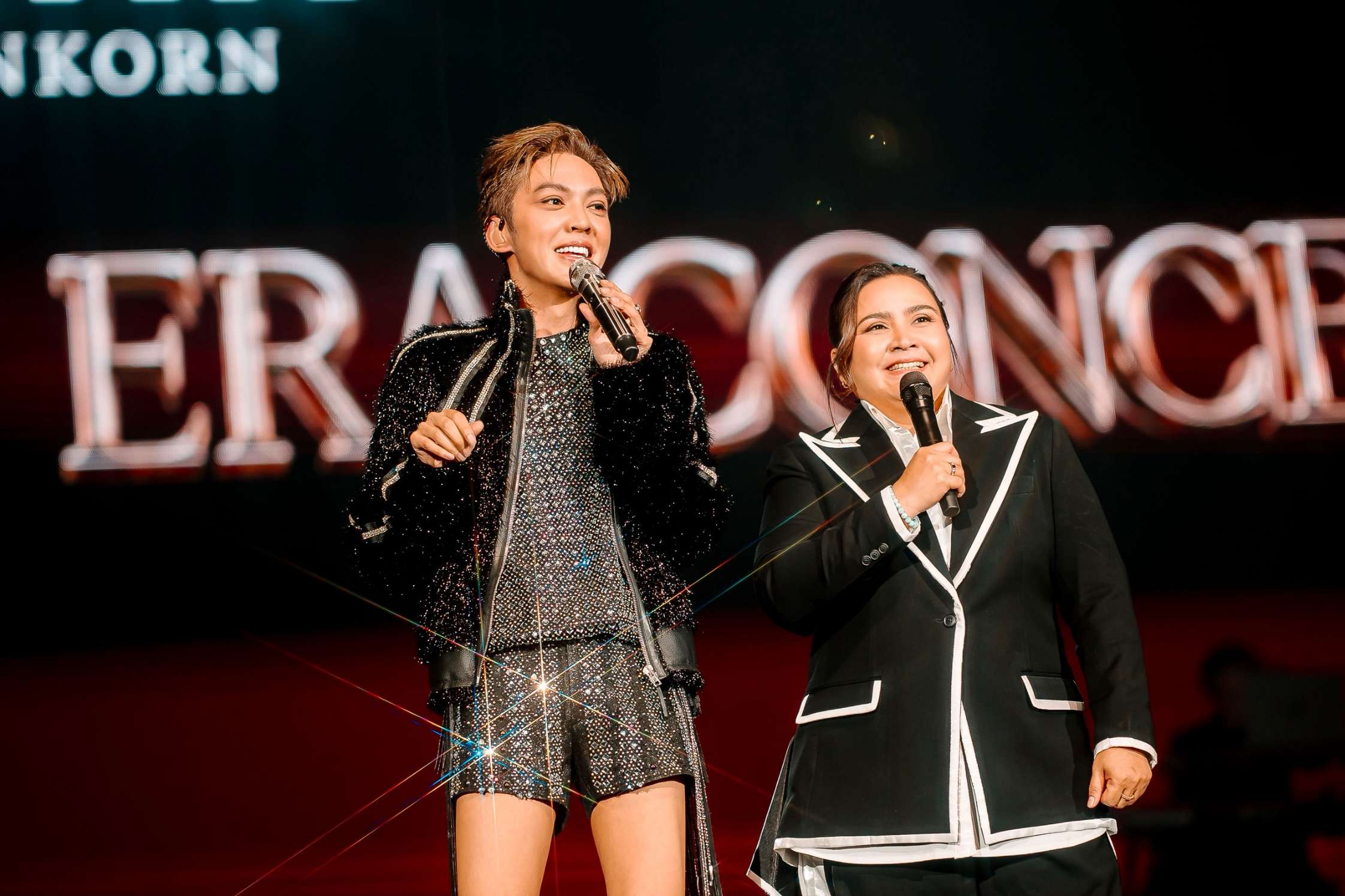 DUNK PHUNKORN THE GOLDEN ERA CONCERT 8 1 สมบัลลังก์แม่นาย! “ดัง พันกร” ปลุกเวทีลุกเป็นไฟใน DUNK PHUNKORN – THE GOLDEN ERA CONCERT