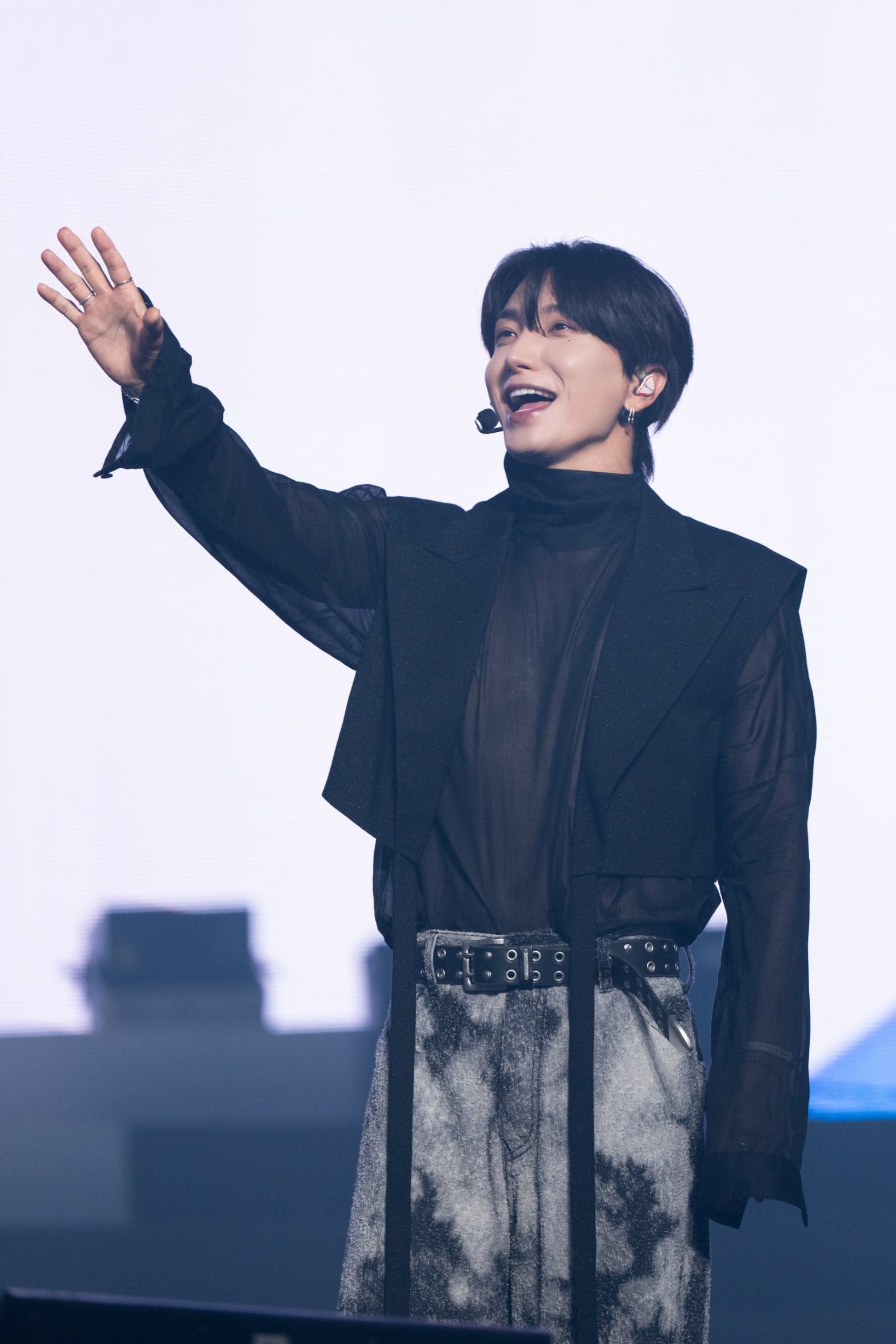 LEETEUKภาพที่1 SUPERJUNIOR20thAnniversaryTOUR SUPERSHOW10 SUPER JUNIOR โชว์สุดยอดการแสดงฉลองครบรอบ 20 ปี <SUPER SHOW 10> บัตรหมดทั้ง 2 รอบ รวมผู้ชมกว่า 22,000 คน สุดปัง! จัดคอนเสิร์ตในไทยติดต่อกันเป็นครั้งที่ 10!