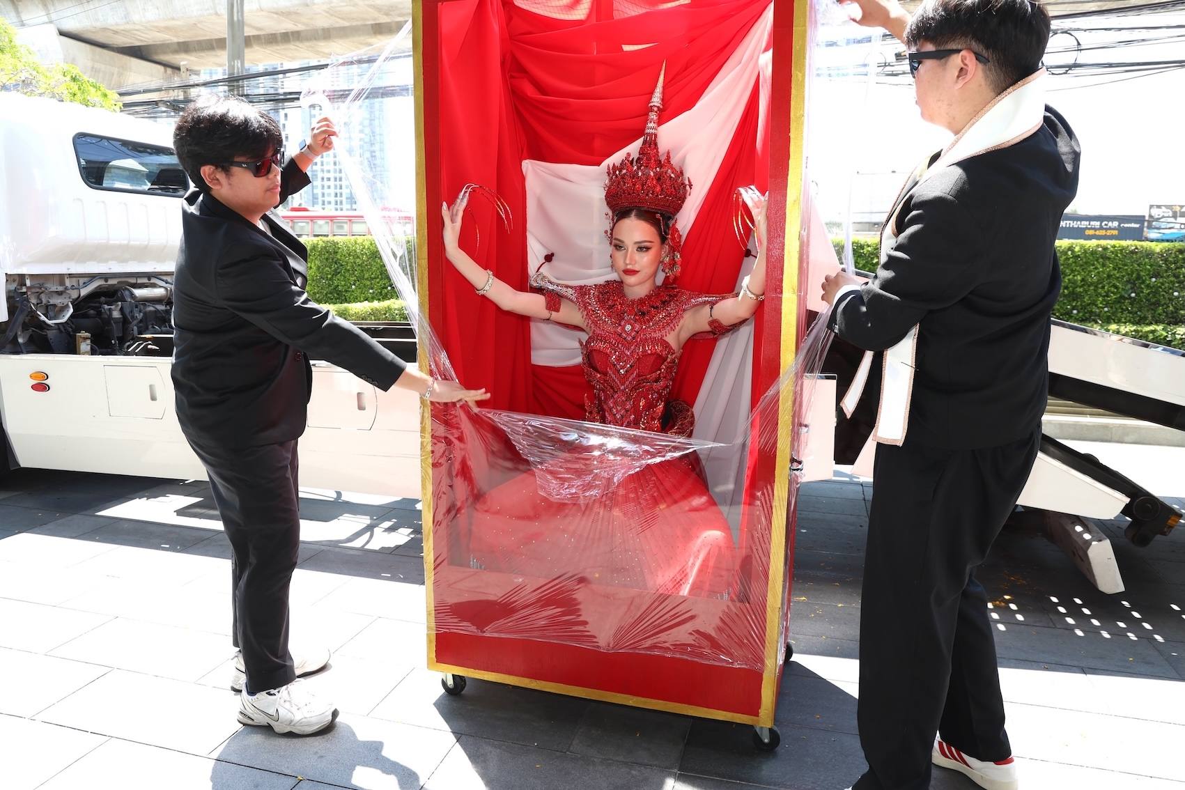 ส่องสีสัน “มิสแกรนด์ ไทยแลนด์ 2026” เข้ากองฯวันแรก