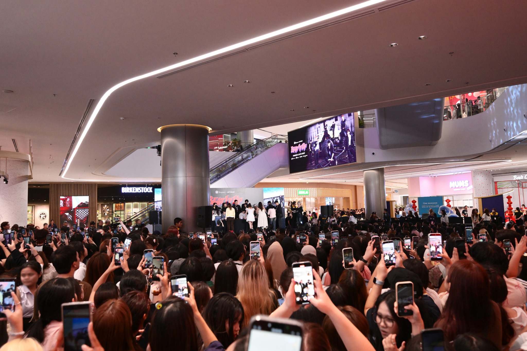 NCT DREAM (เอ็นซีที ดรีม) ชนะใจแฟนคลับชาวไทยแบบอยู่หมัดด้วยกิจกรรมสุดเอ็กซ์คลูซีฟ ‘Shopee x NCT DREAM 'Beat It Up' FANSIGN & CAFE EVENT’